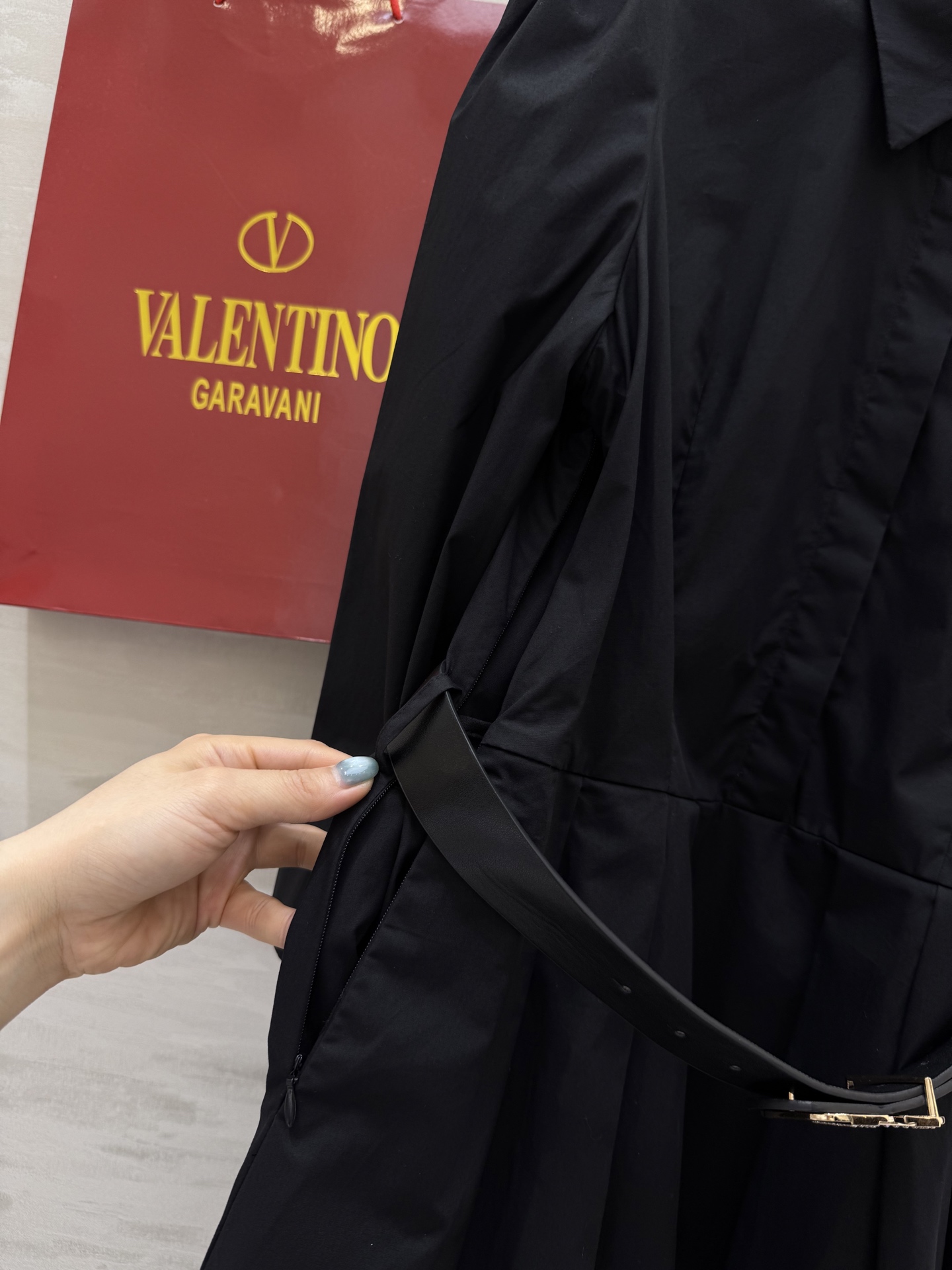 #Valentin♡²⁵早秋新款 法式优雅连衣裙 配送腰带收腰显瘦 高品质定制 现货来size：S/M/