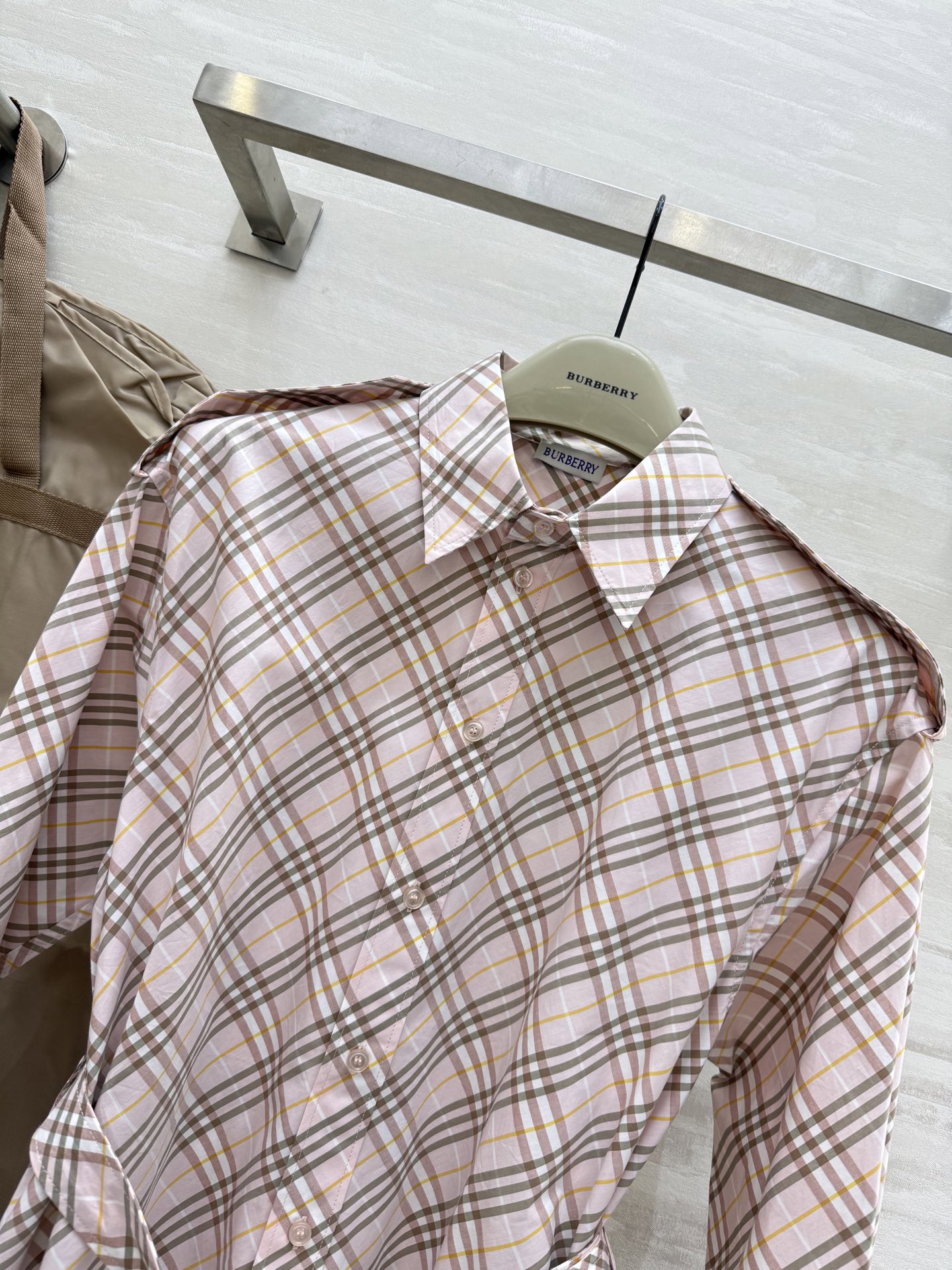 #Burberr♡²⁵新款对格纹斜格长袖翻领连衣裙 高品质定制 现货首发size：S/M/L/XL/XX