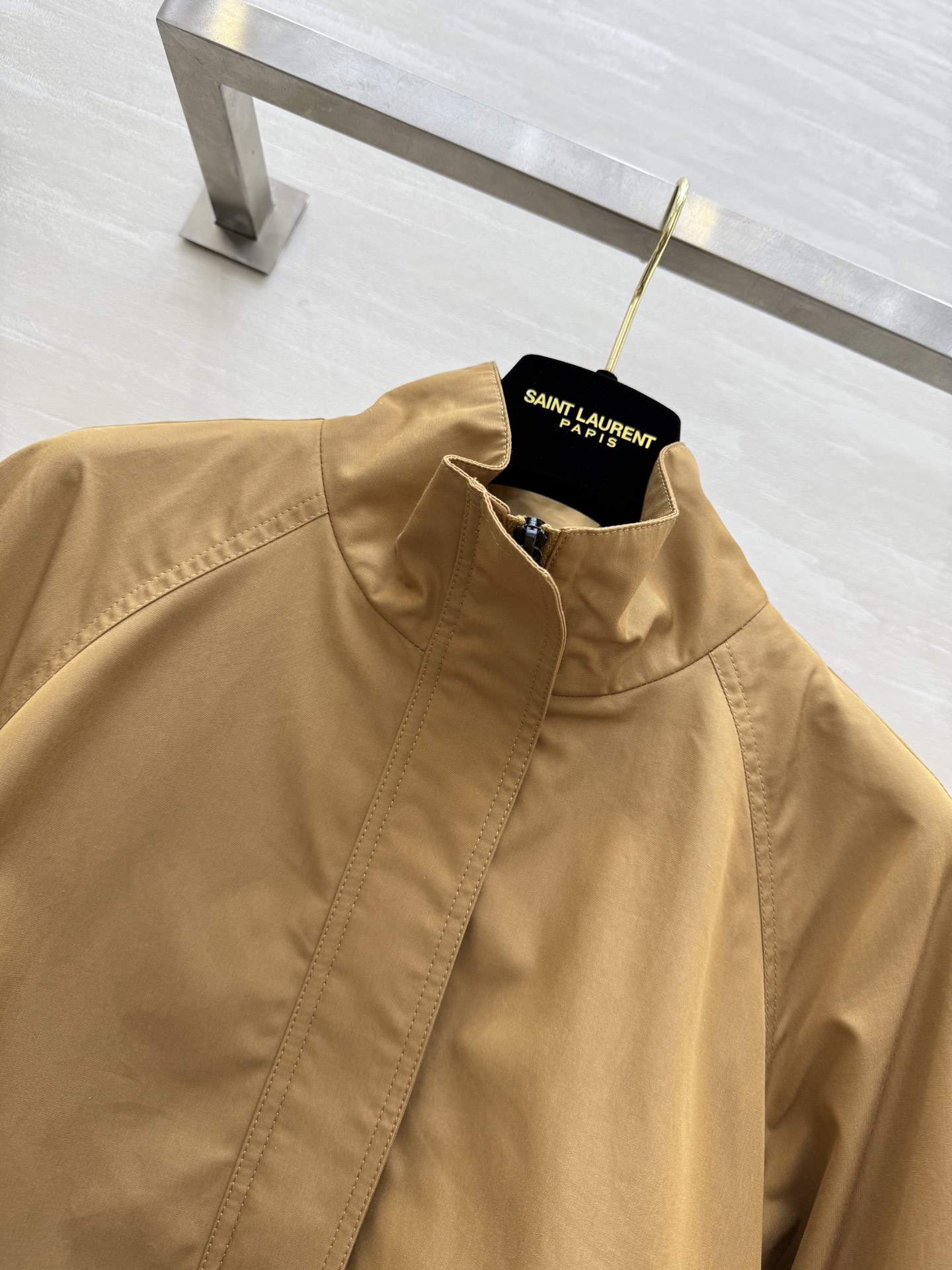 #Loew♡²⁵早秋新款 双抽绳立领冲锋衣外套 高品质定制 现货首发size：S/M/L/XL（M码胸围