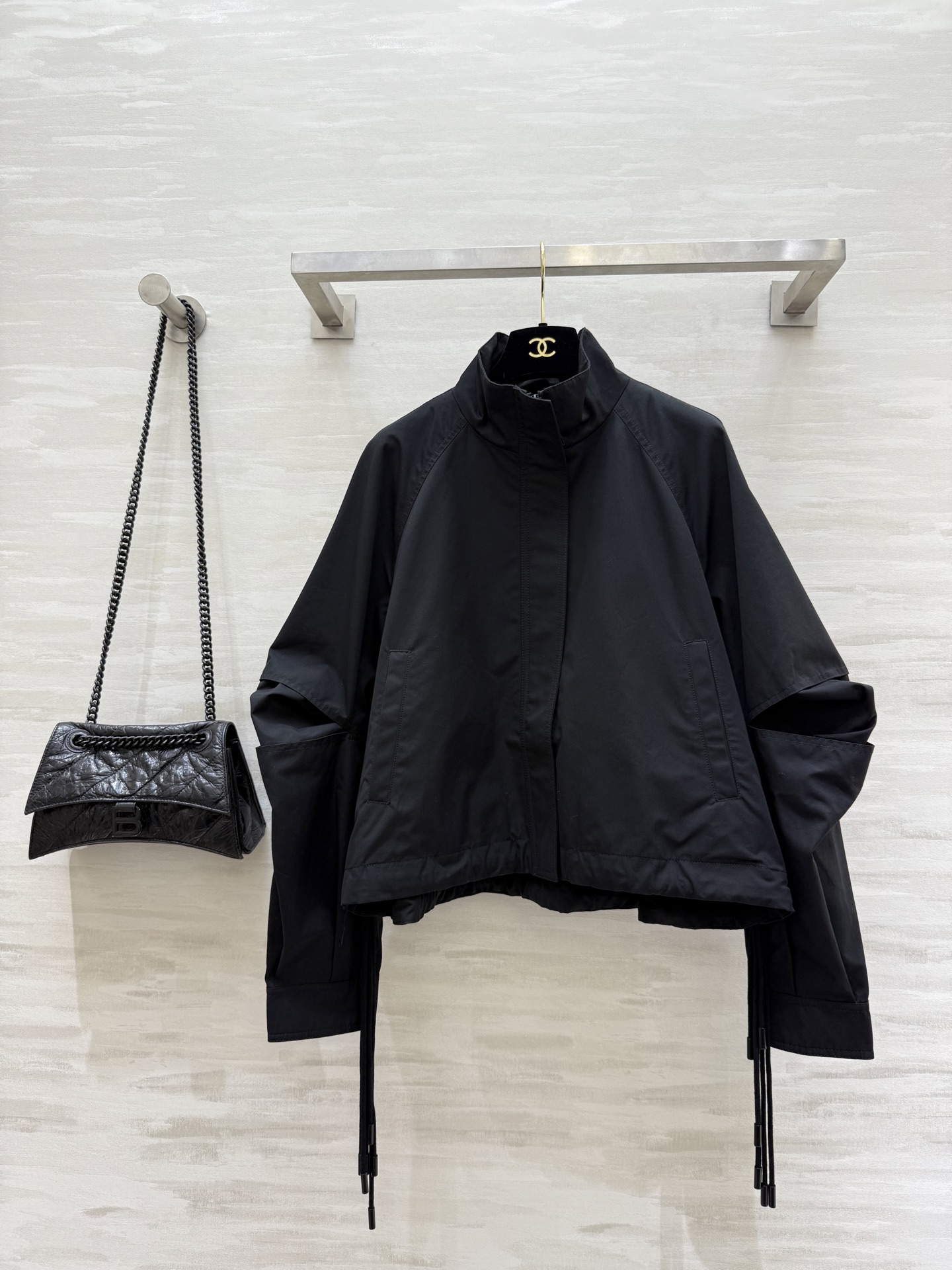 NO:517459,#Loew early autumn new style, double drawstring stand collar jacket, high quality customization, spot first-time sizeS/M/L/XL (M size bust 118, 52 length),,loewe, jackets & coats,alexander wang19860909#Loew早秋新款 双抽绳立领冲锋衣外套 高品质定制 现货首发sizeS/M/L/XL（M码胸围118,衣长52）,,loewe,jackets & coats,alexander wang,Women's clothing