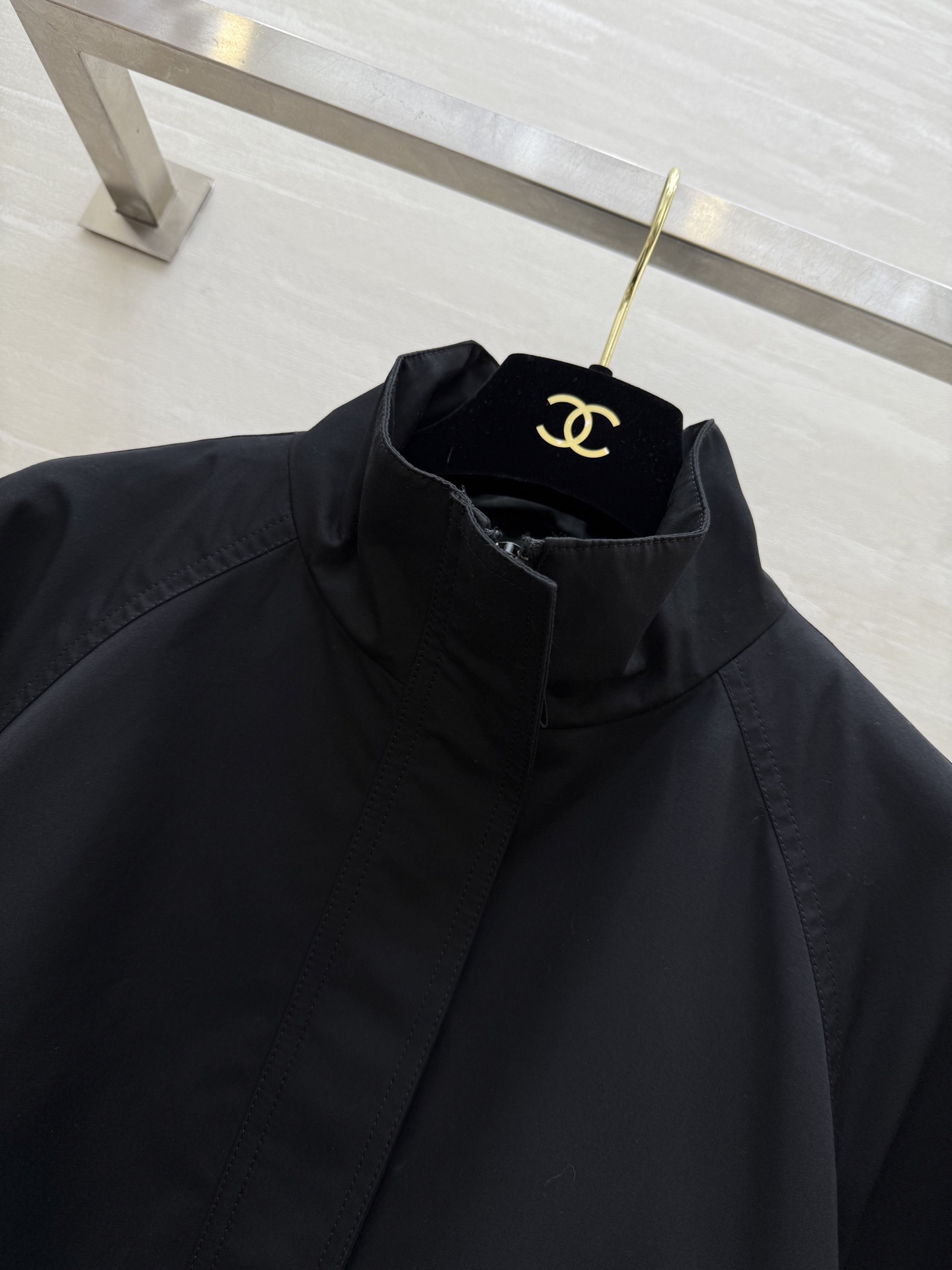 #Loew♡²⁵早秋新款 双抽绳立领冲锋衣外套 高品质定制 现货首发size：S/M/L/XL（M码胸围