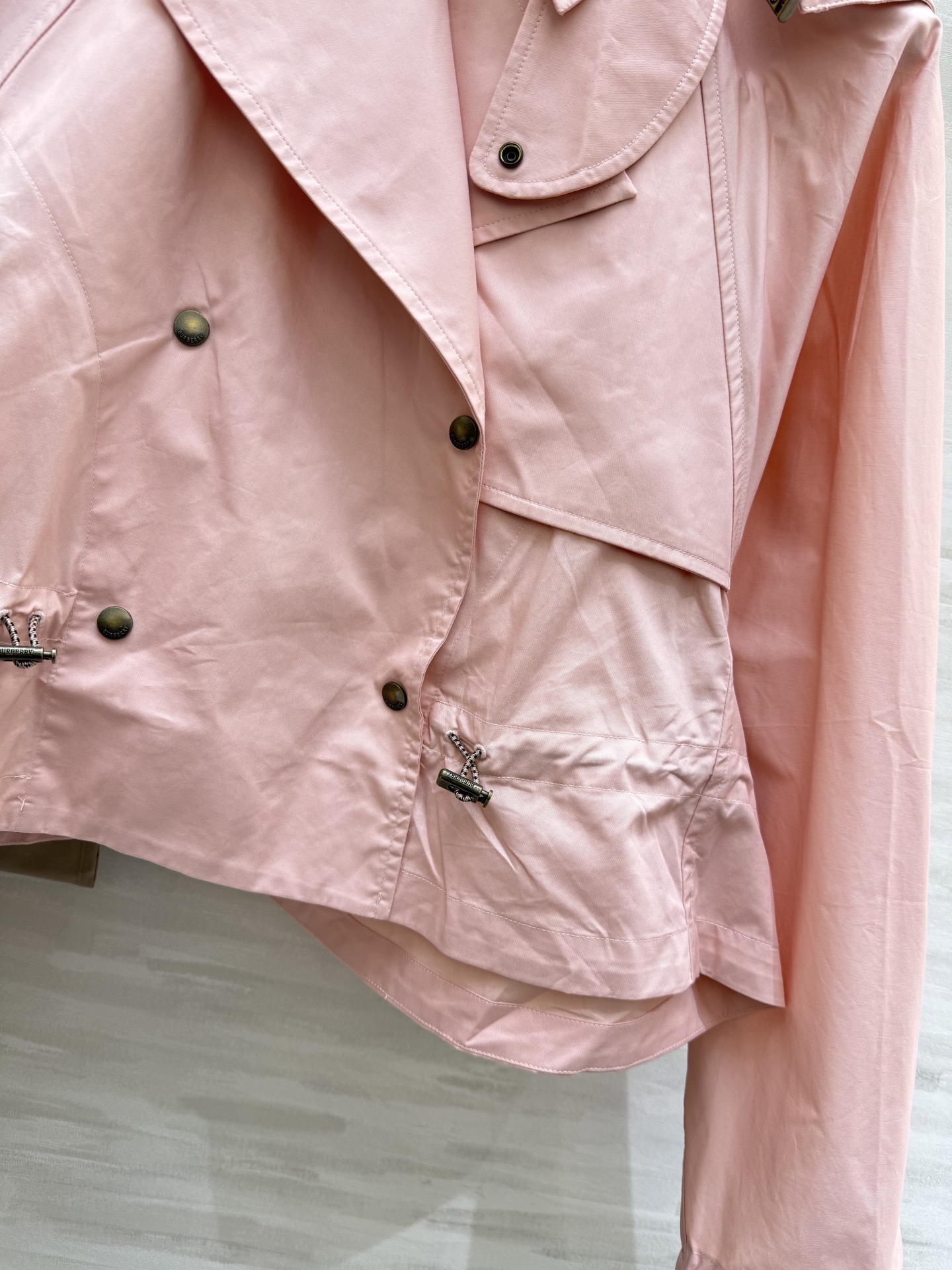 #Burberr♡²⁵早秋新款连帽夹克外套 入秋穿搭必备单品 高品质定制 现货首发size：S/M/L（