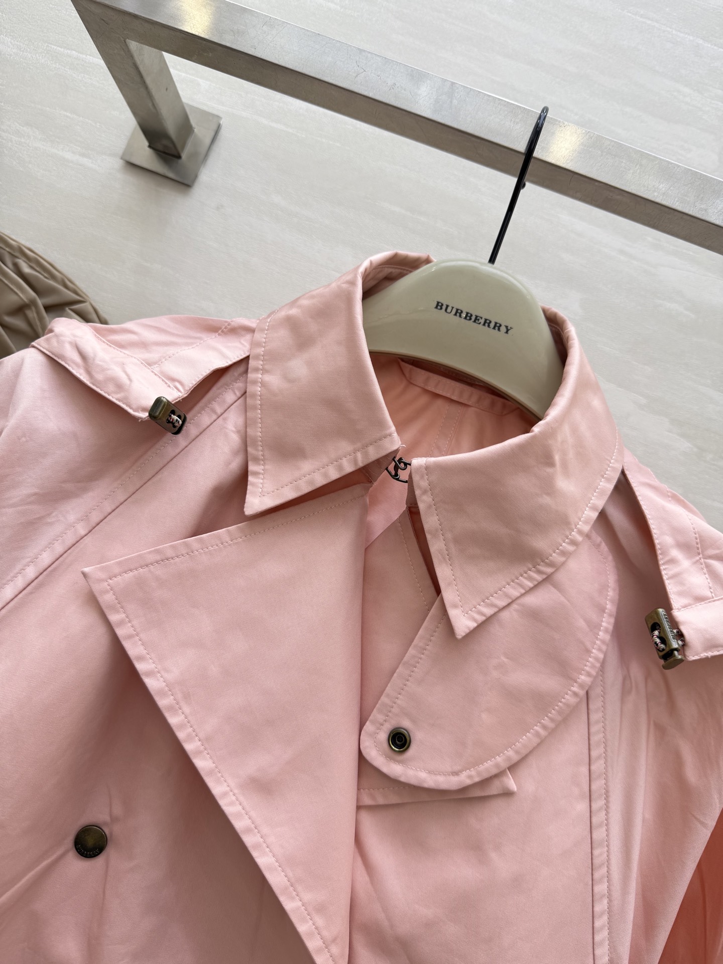 #Burberr♡²⁵早秋新款连帽夹克外套 入秋穿搭必备单品 高品质定制 现货首发size：S/M/L（