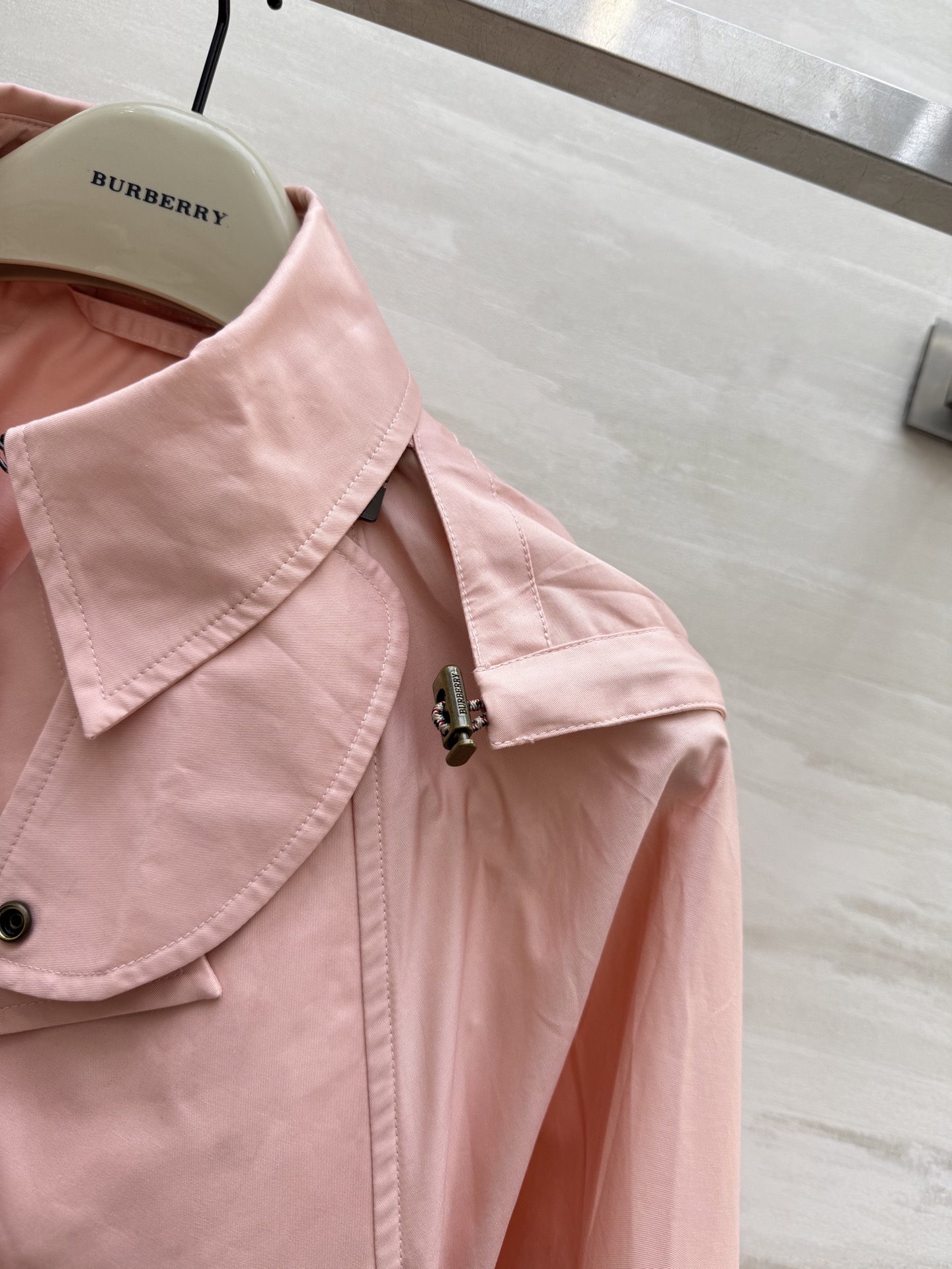 #Burberr♡²⁵早秋新款连帽夹克外套 入秋穿搭必备单品 高品质定制 现货首发size：S/M/L（