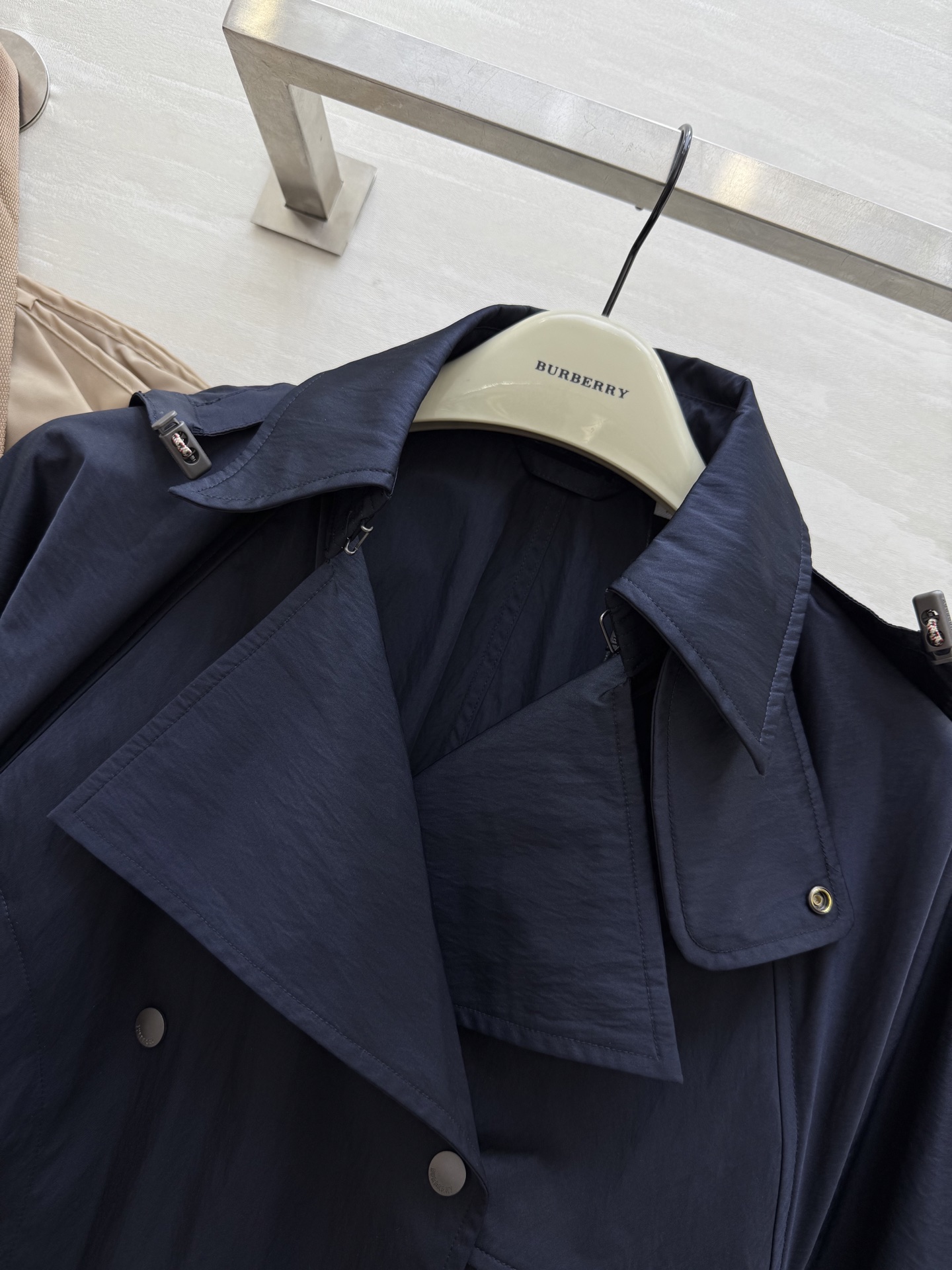 #Burberr♡²⁵早秋新款连帽夹克外套 入秋穿搭必备单品 高品质定制 现货首发size：S/M/L（