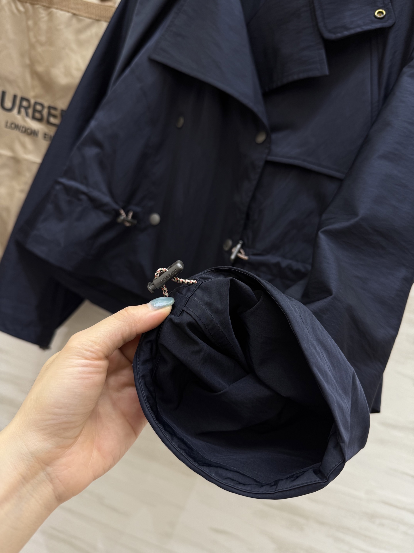 #Burberr♡²⁵早秋新款连帽夹克外套 入秋穿搭必备单品 高品质定制 现货首发size：S/M/L（