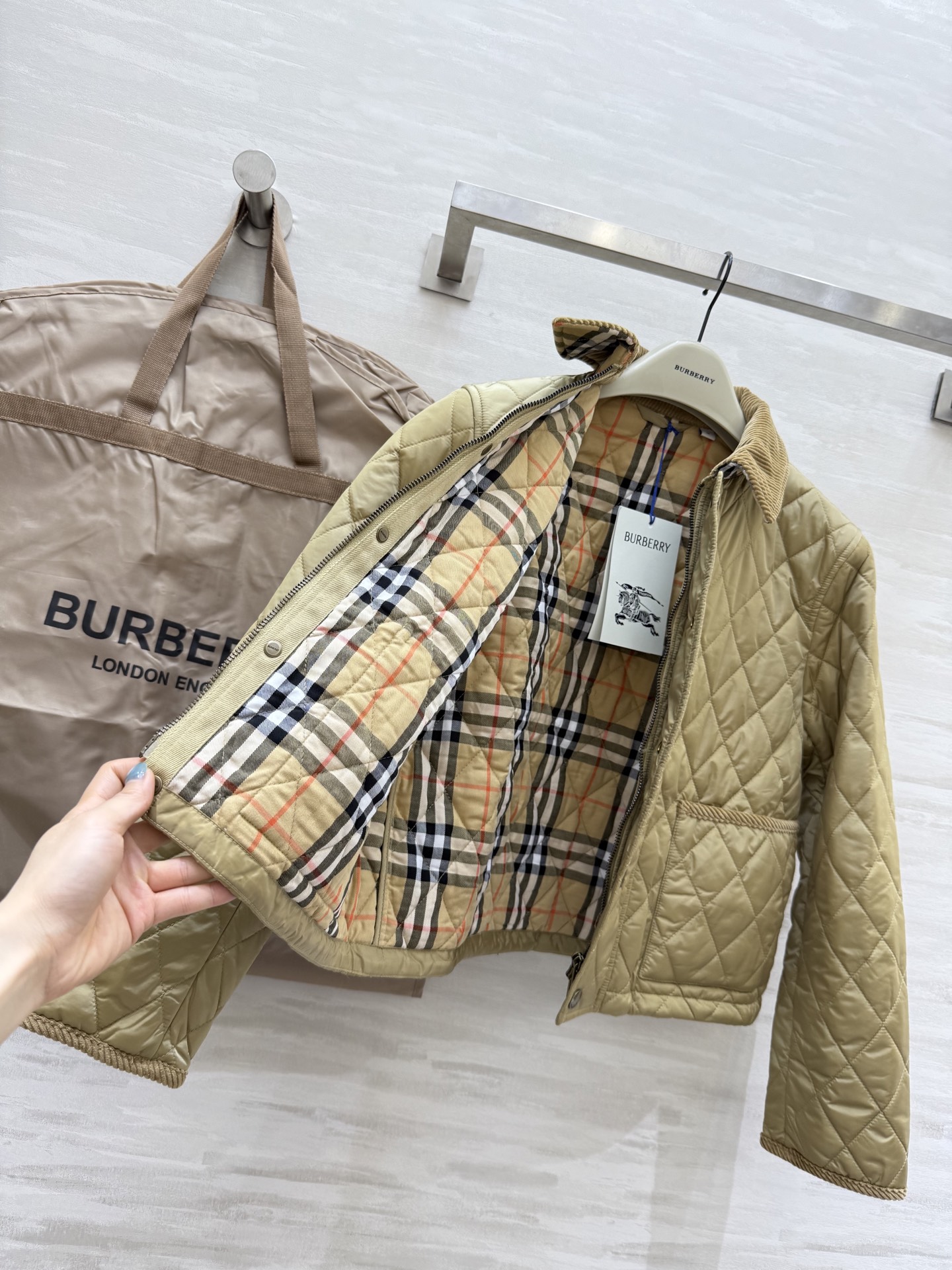 #Burberr♡²⁵秋冬新款 菱格棉服 高品质定制 现货首发 size：S/M/L/XL/XXL（M码