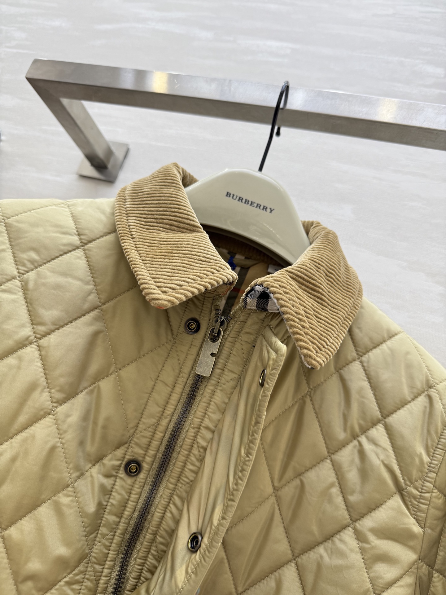 #Burberr♡²⁵秋冬新款 菱格棉服 高品质定制 现货首发 size：S/M/L/XL/XXL（M码