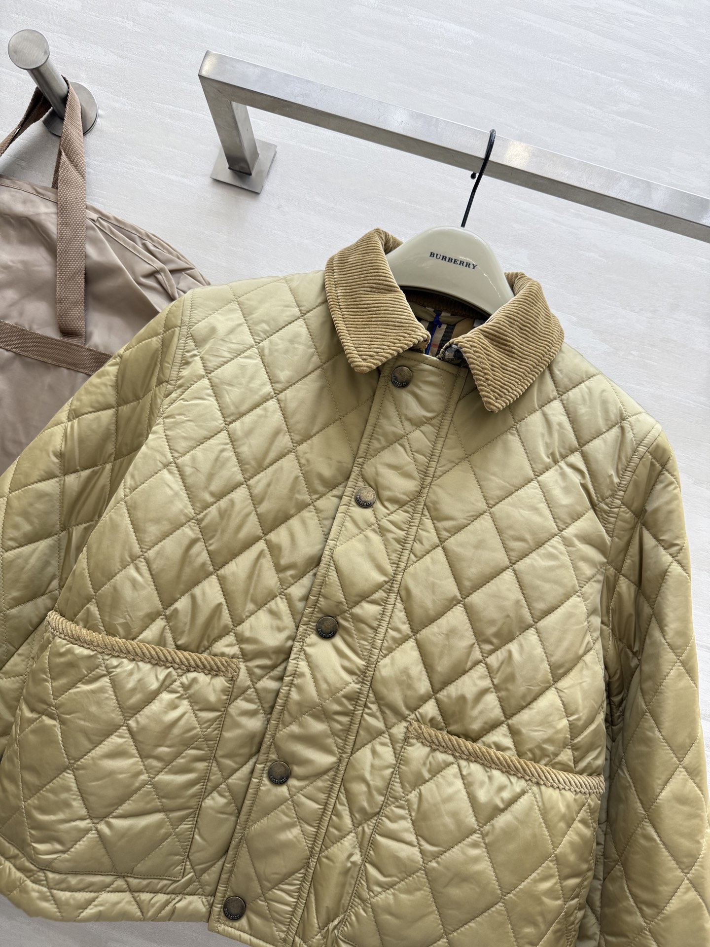 #Burberr♡²⁵秋冬新款 菱格棉服 高品质定制 现货首发 size：S/M/L/XL/XXL（M码