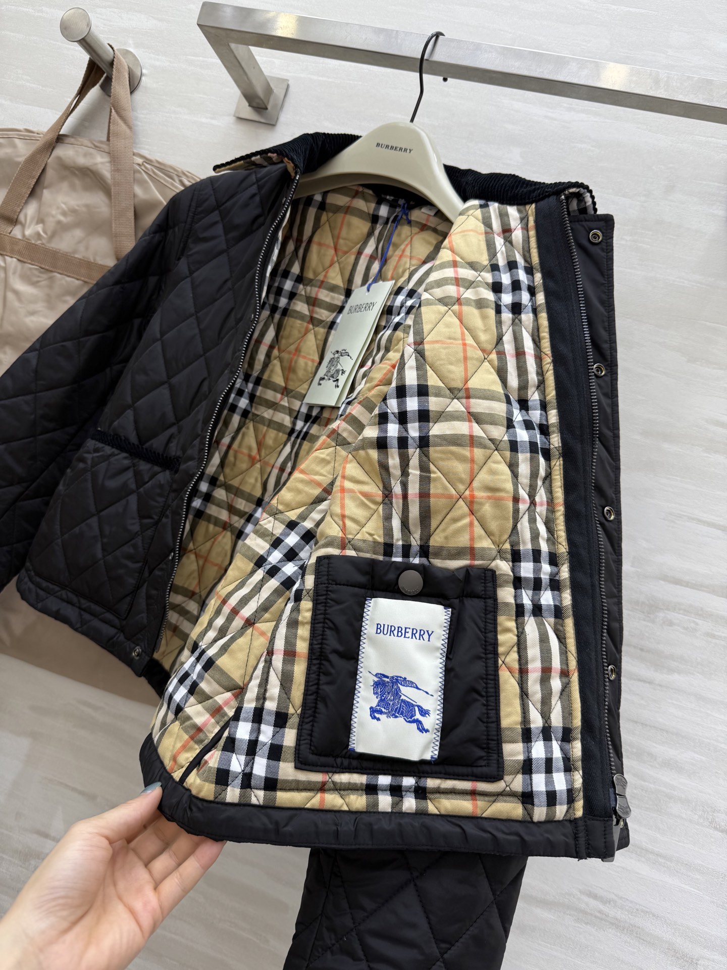 #Burberr♡²⁵秋冬新款 菱格棉服 高品质定制 现货首发 size：S/M/L/XL/XXL（M码