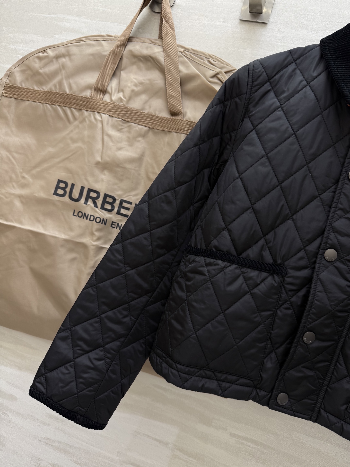 #Burberr♡²⁵秋冬新款 菱格棉服 高品质定制 现货首发 size：S/M/L/XL/XXL（M码