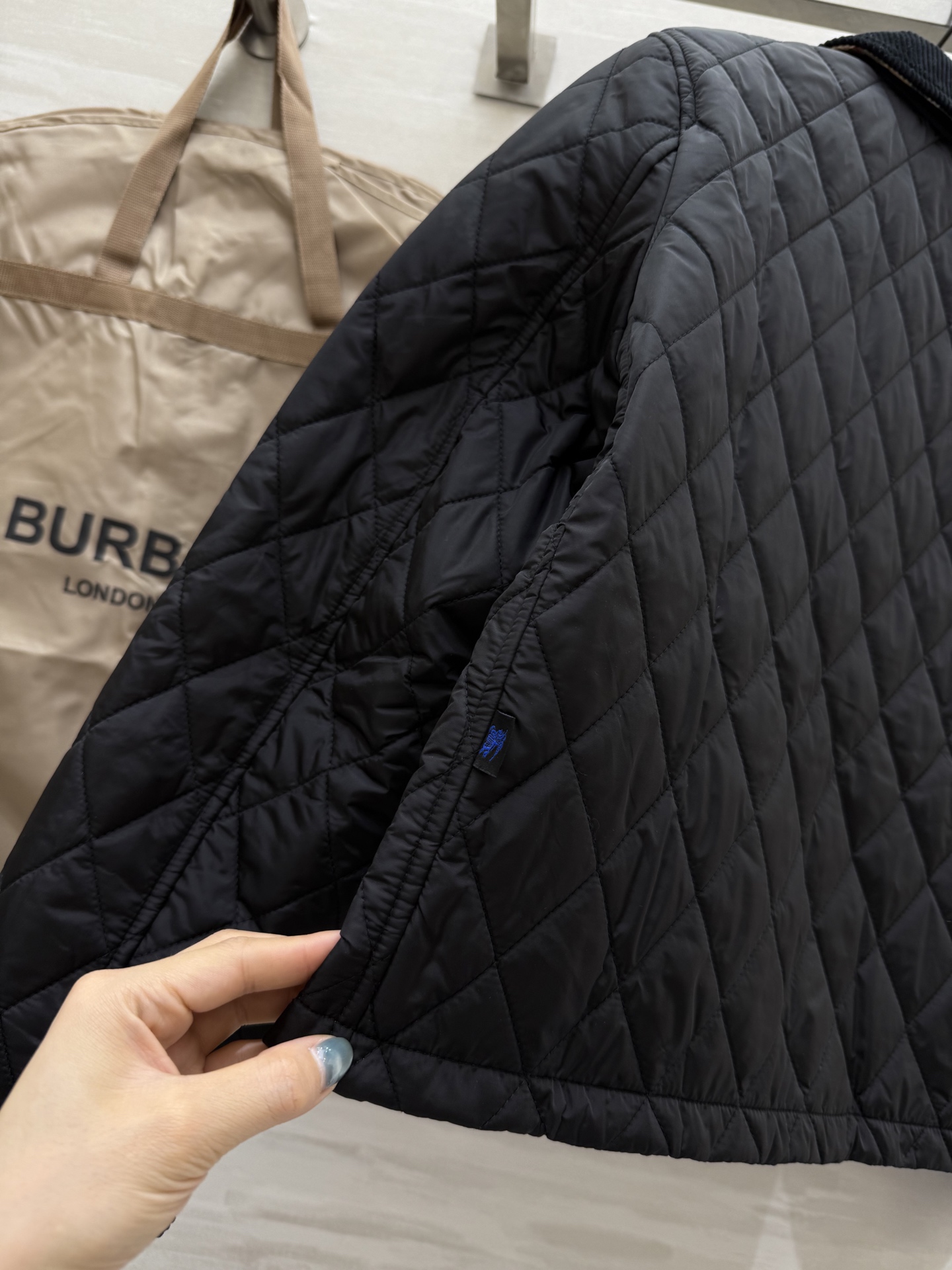#Burberr♡²⁵秋冬新款 菱格棉服 高品质定制 现货首发 size：S/M/L/XL/XXL（M码