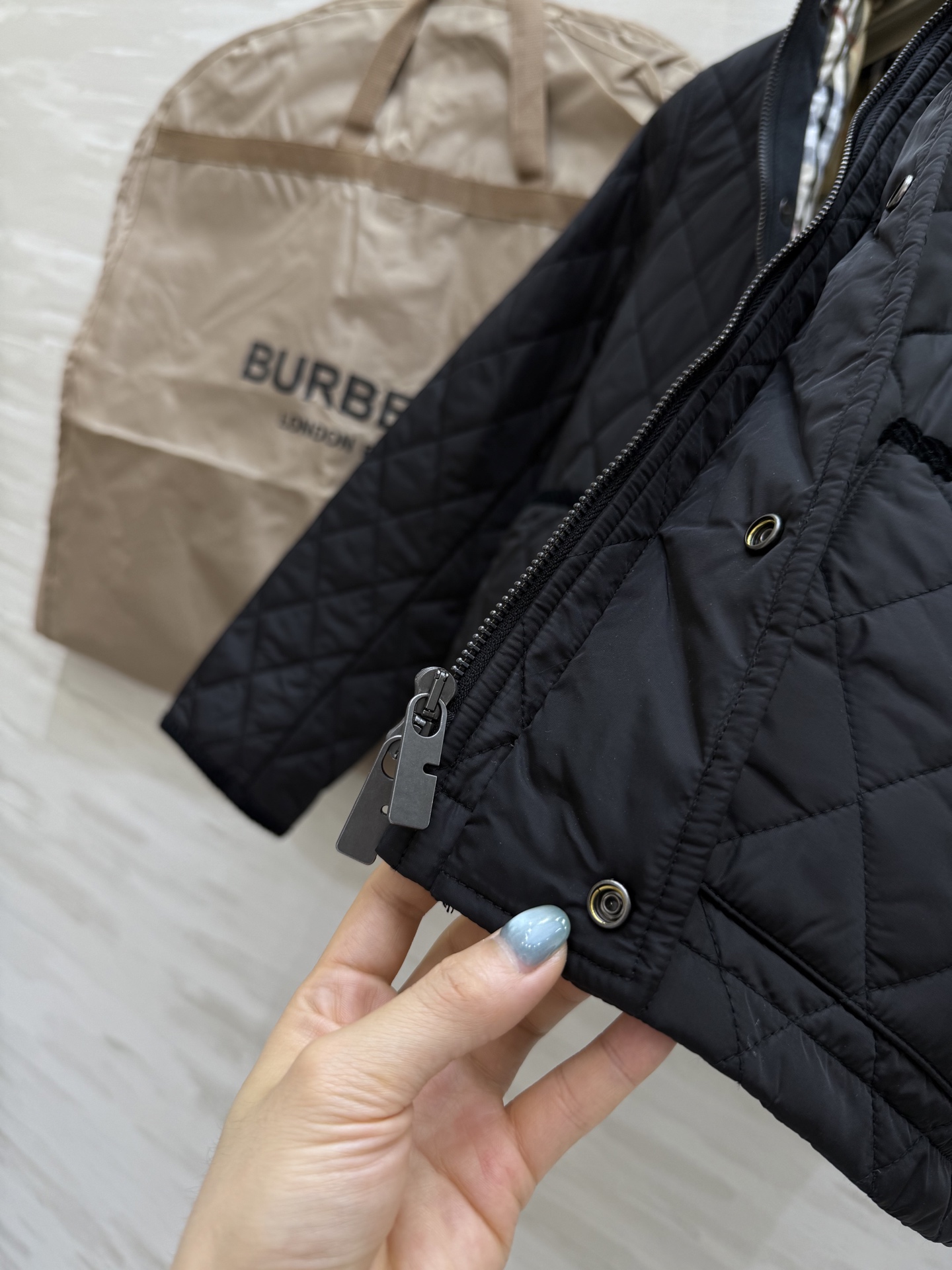 #Burberr♡²⁵秋冬新款 菱格棉服 高品质定制 现货首发 size：S/M/L/XL/XXL（M码