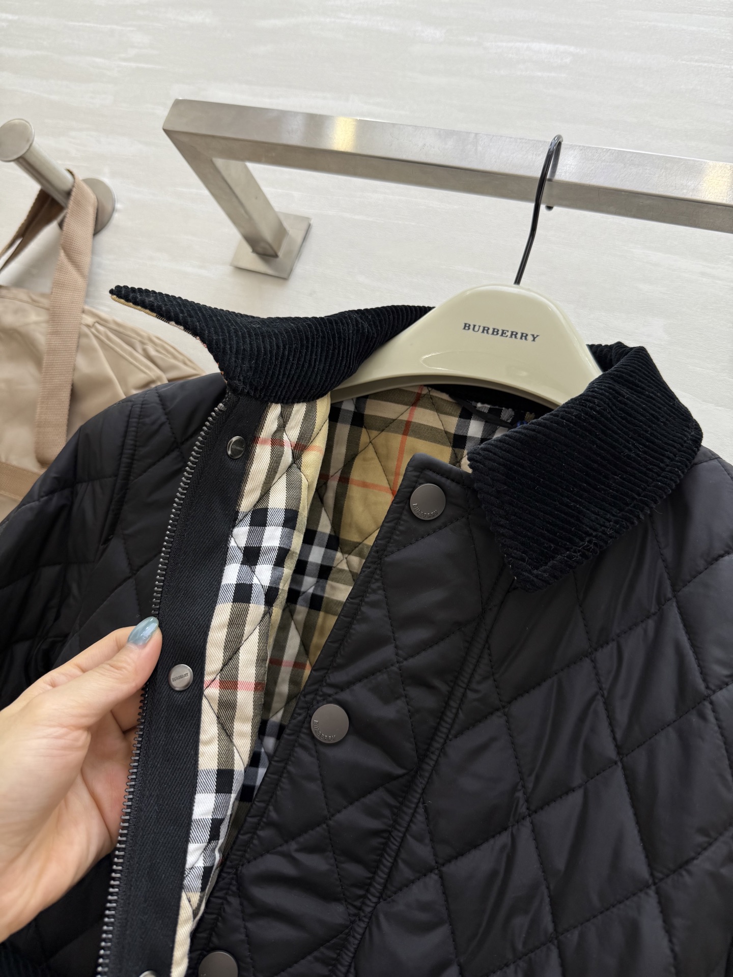 #Burberr♡²⁵秋冬新款 菱格棉服 高品质定制 现货首发 size：S/M/L/XL/XXL（M码