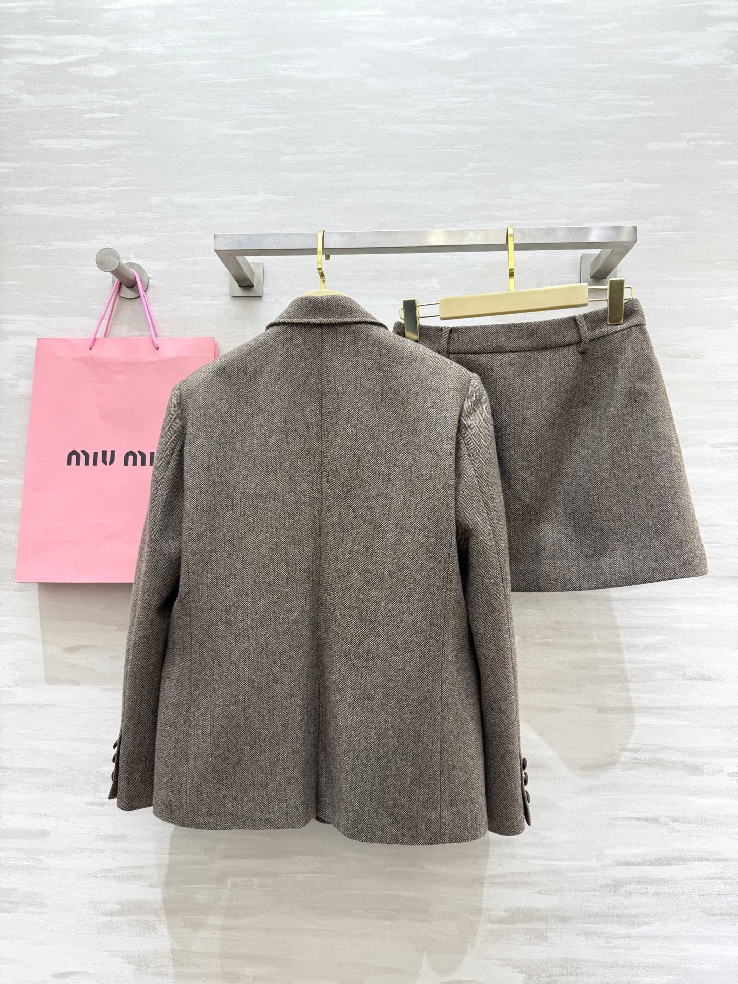 #Miumi♡²⁵秋冬新款 羊毛人字纹西装套装 定制羊毛人字纹面料 立体剪裁版型 高品质 分开发售 si