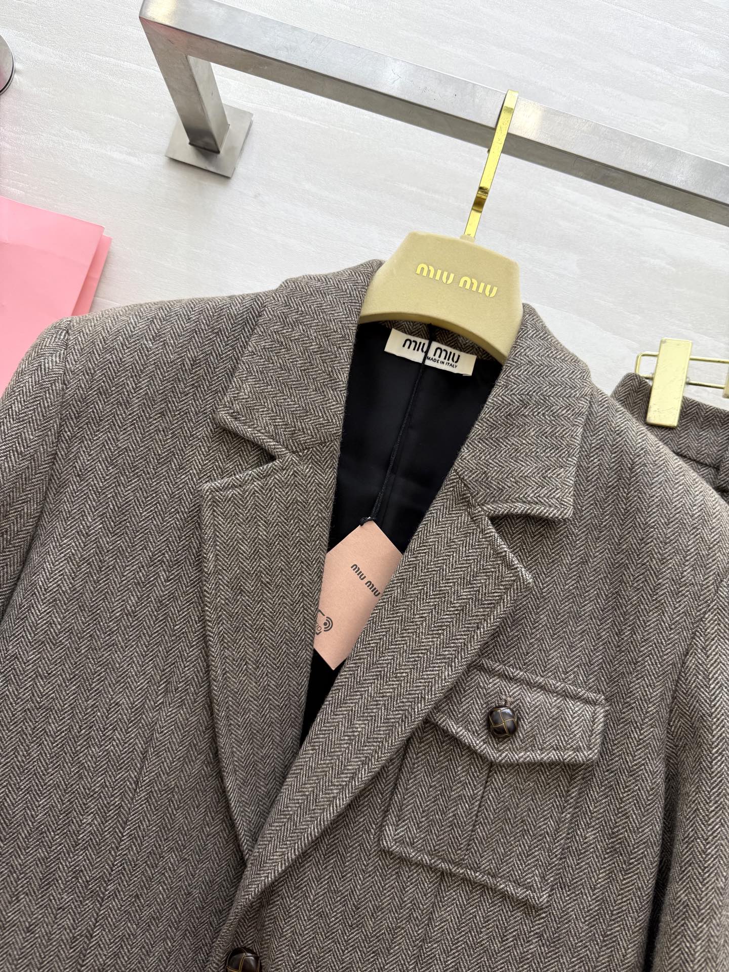 #Miumi♡²⁵秋冬新款 羊毛人字纹西装套装 定制羊毛人字纹面料 立体剪裁版型 高品质 分开发售 si