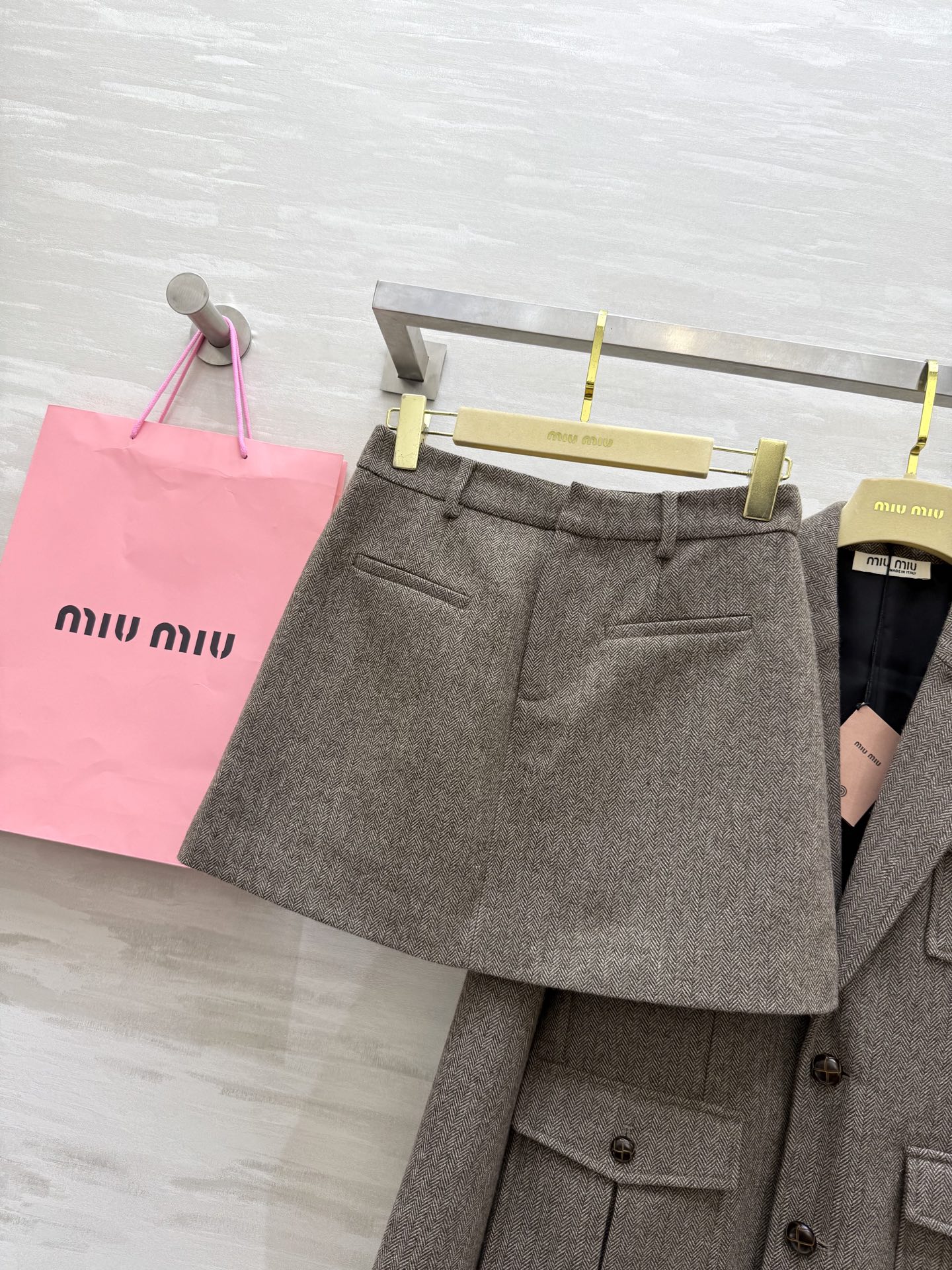 #Miumi♡²⁵秋冬新款 羊毛人字纹西装套装 定制羊毛人字纹面料 立体剪裁版型 高品质 分开发售 si