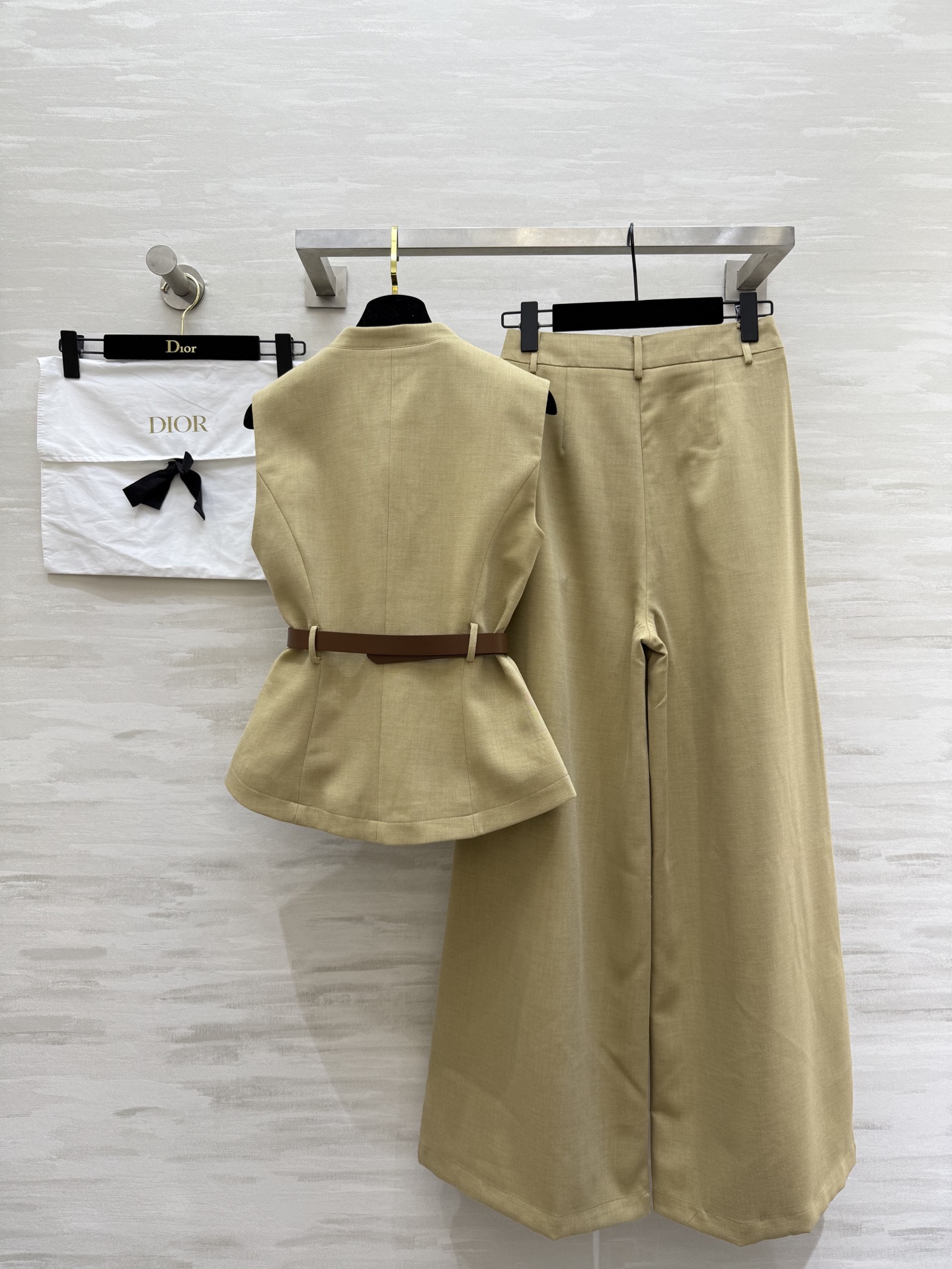 #DIO♡²⁵秋冬新款 马甲套装裤 腰部腰带设计完美拉长身材比例 立体剪裁廓形大摆裤超级大气时髦 高品质