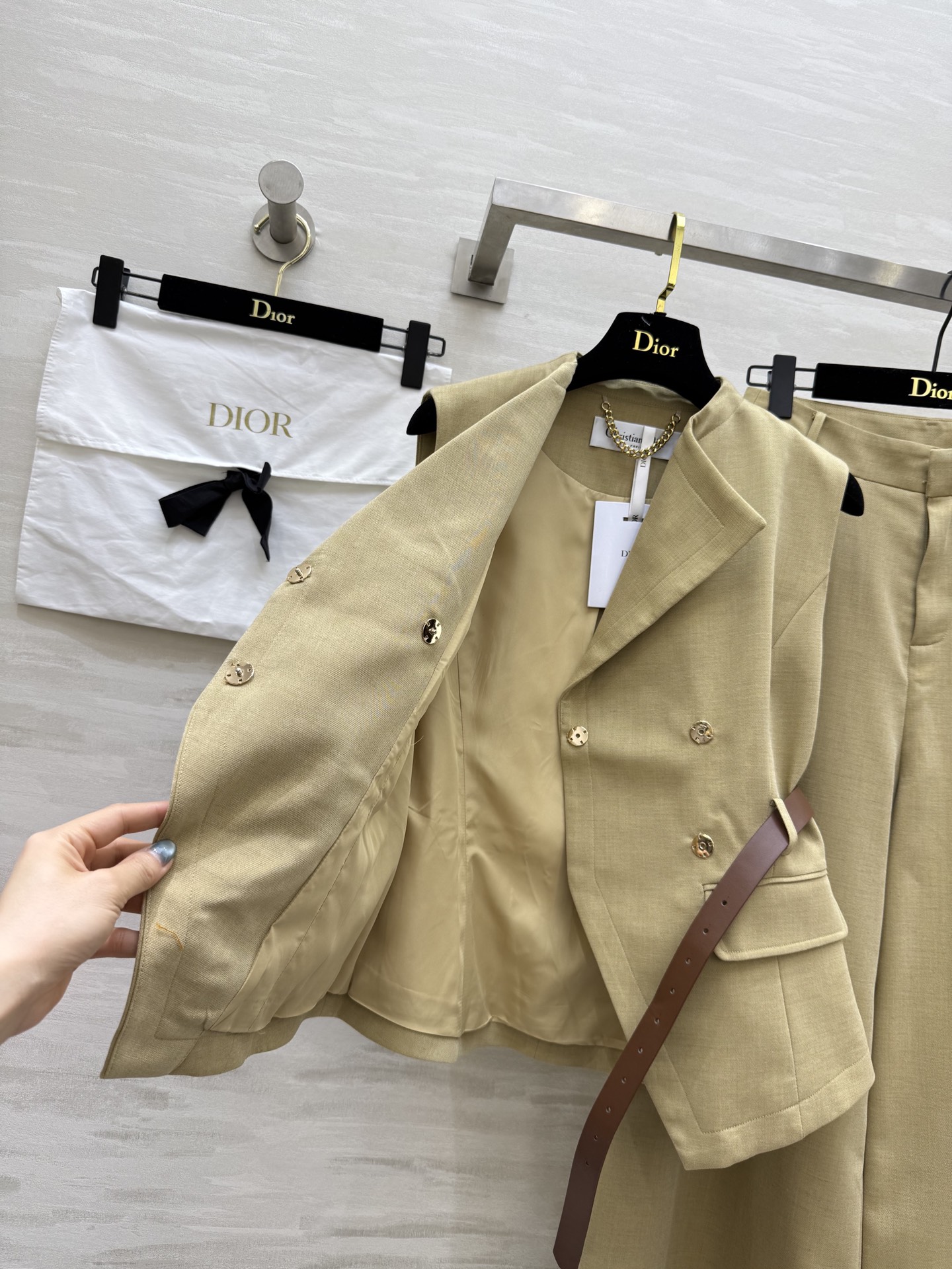 #DIO♡²⁵秋冬新款 马甲套装裤 腰部腰带设计完美拉长身材比例 立体剪裁廓形大摆裤超级大气时髦 高品质