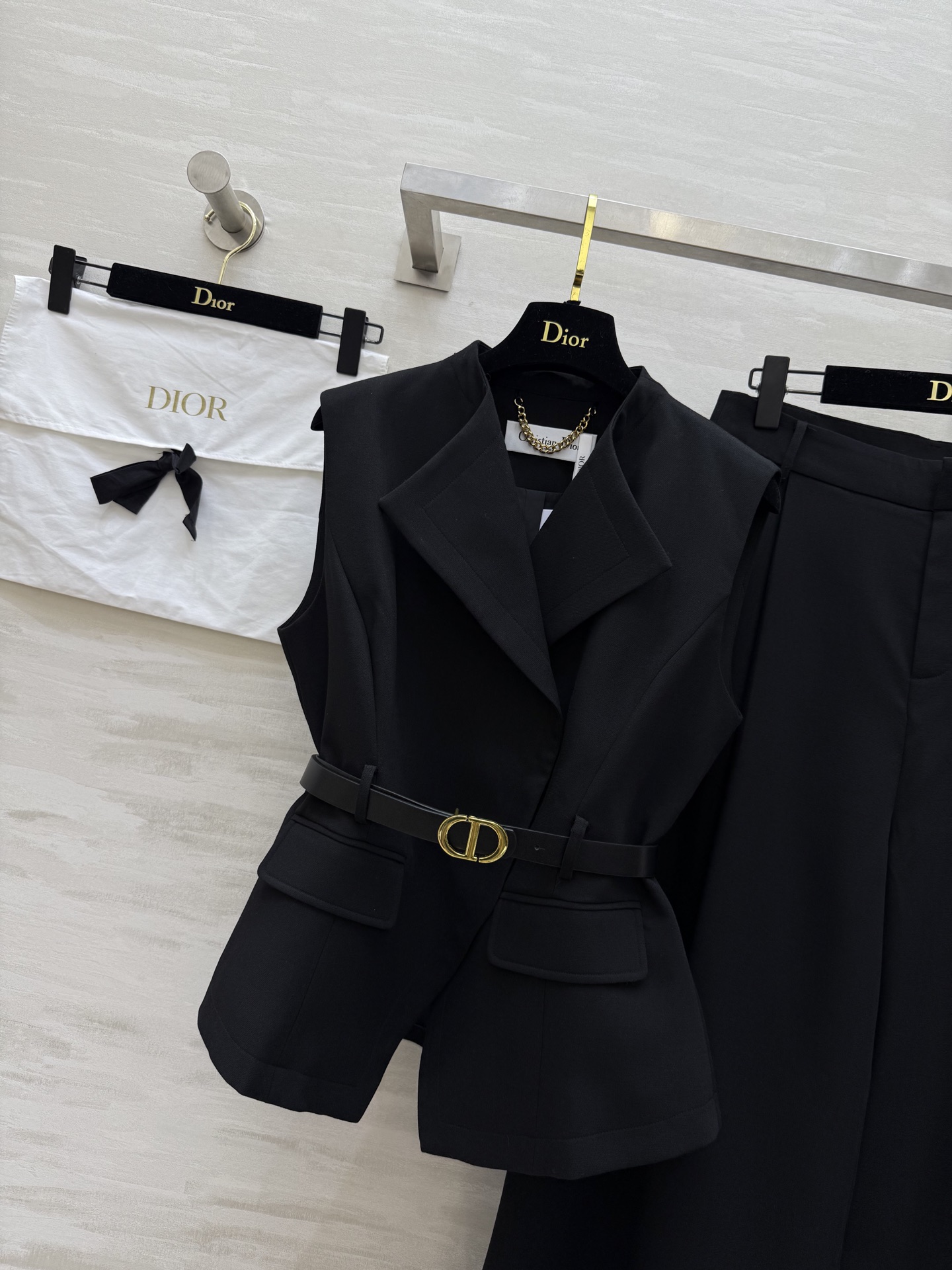 #DIO♡²⁵秋冬新款 马甲套装裤 腰部腰带设计完美拉长身材比例 立体剪裁廓形大摆裤超级大气时髦 高品质