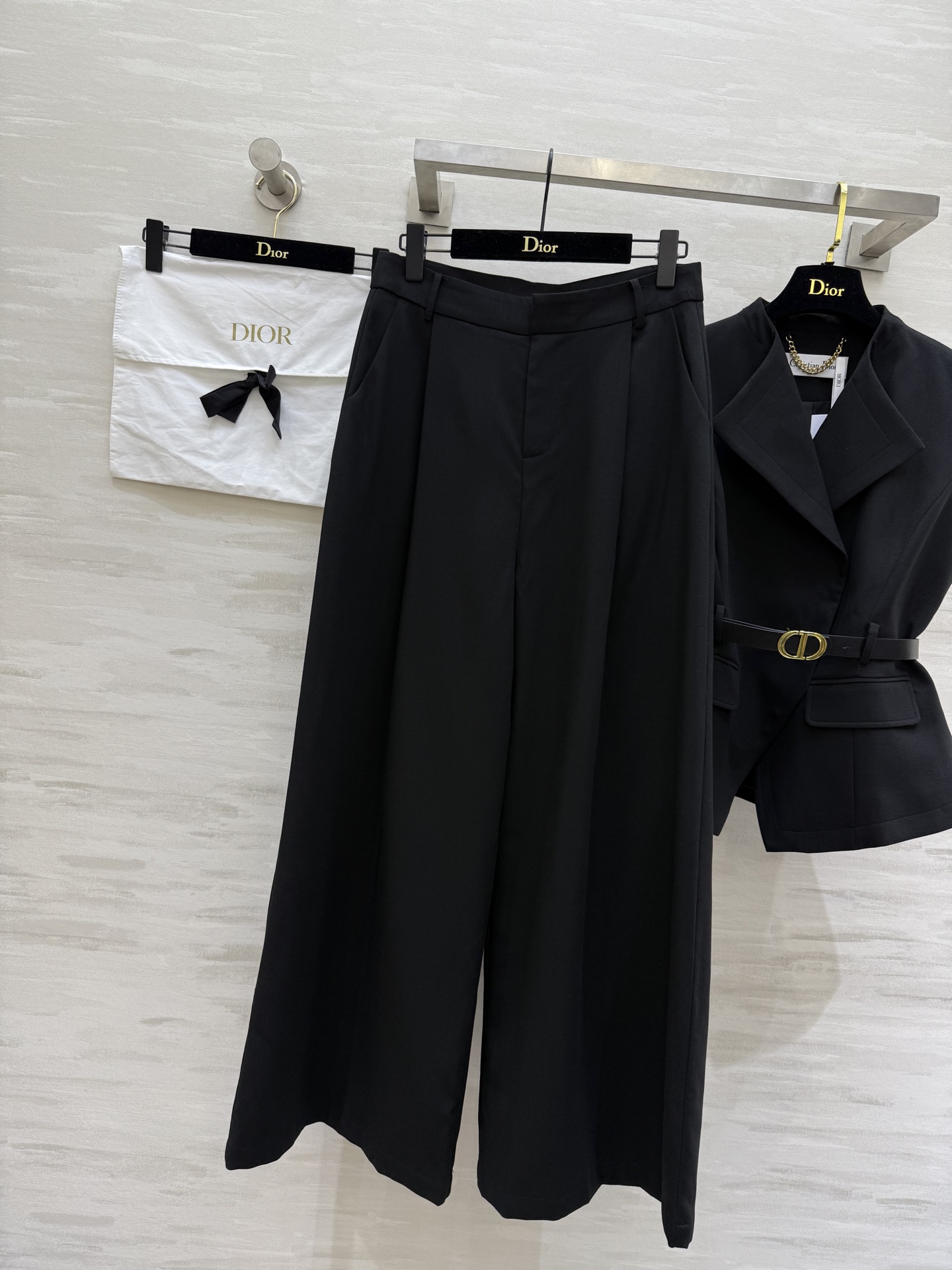 #DIO♡²⁵秋冬新款 马甲套装裤 腰部腰带设计完美拉长身材比例 立体剪裁廓形大摆裤超级大气时髦 高品质