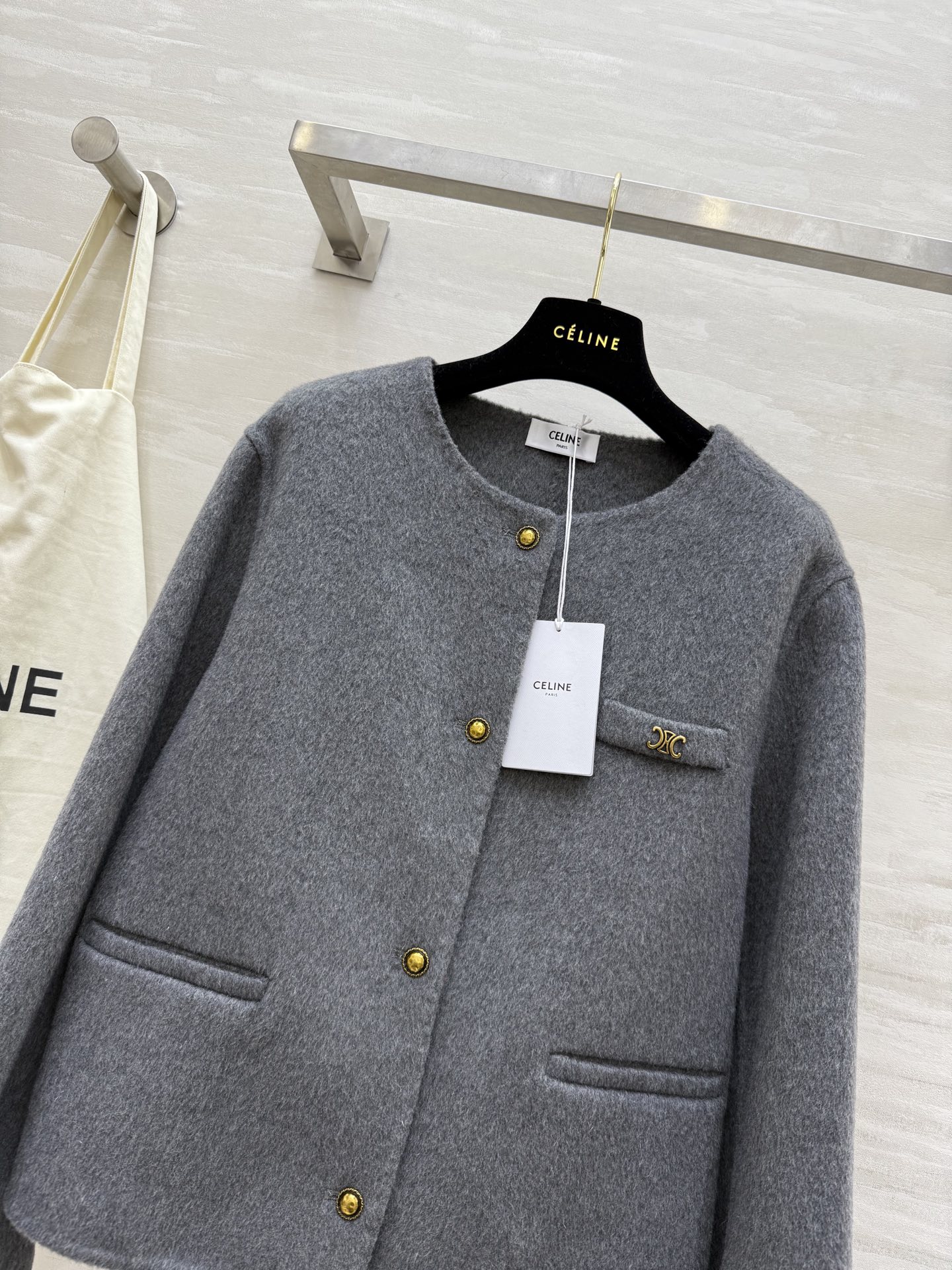 #Celin♡²⁵秋冬新款 凯旋门金扣 羊毛羊绒外套90%澳毛10%羊绒 学院风小圆领 双口袋 宽松版型