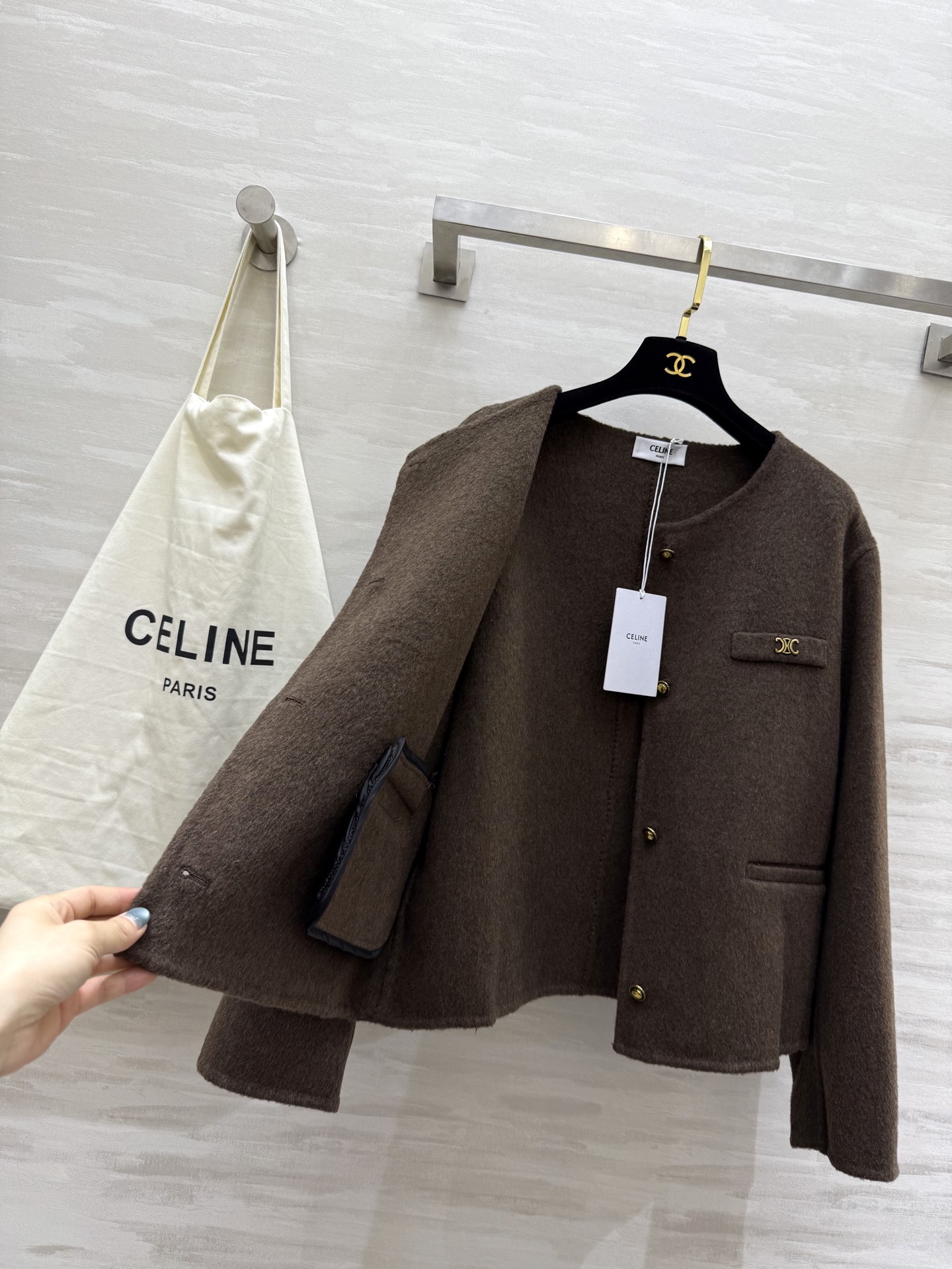 #Celin♡²⁵秋冬新款 凯旋门金扣 羊毛羊绒外套90%澳毛10%羊绒 学院风小圆领 双口袋 宽松版型