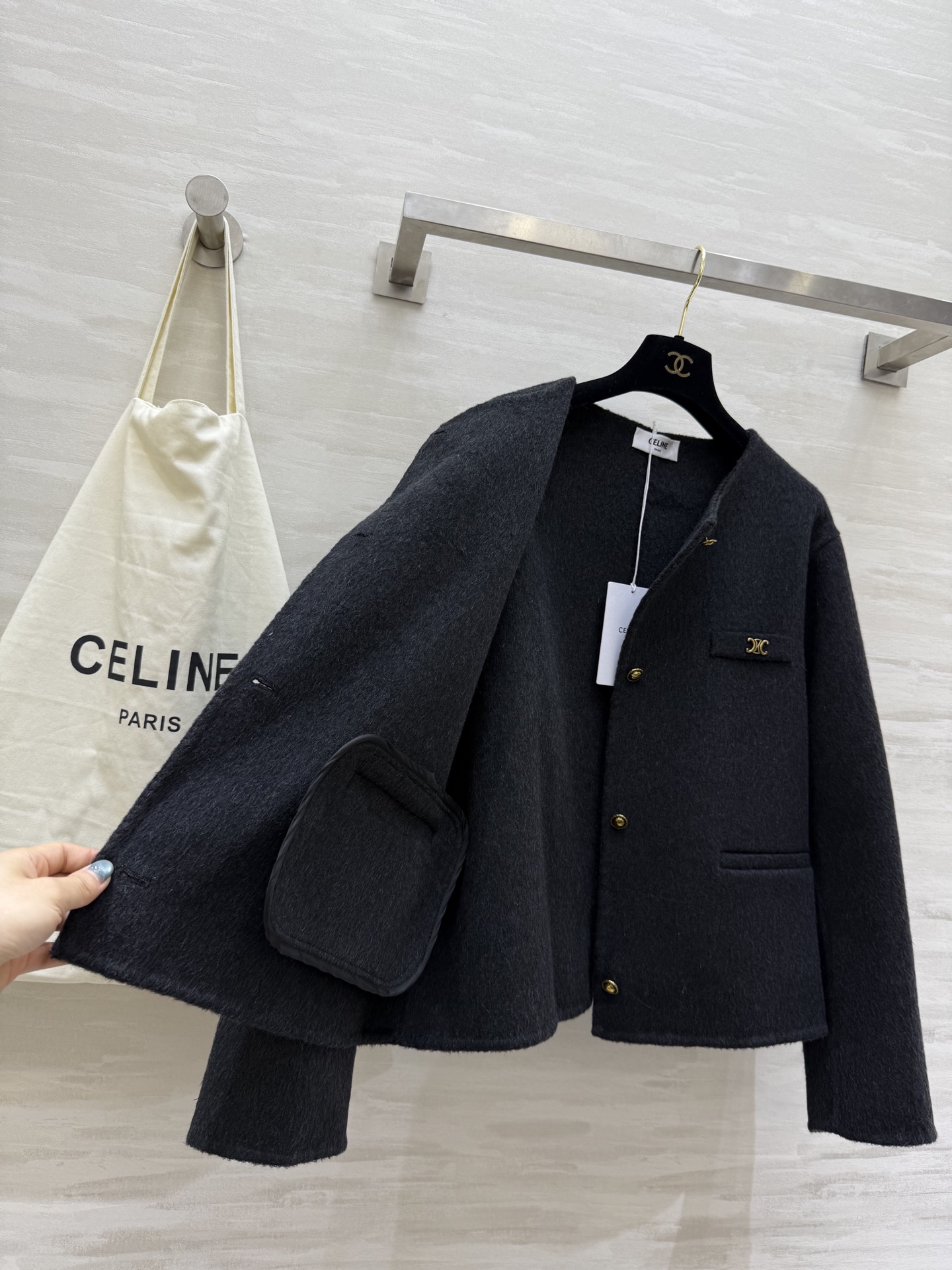 #Celin♡²⁵秋冬新款 凯旋门金扣 羊毛羊绒外套90%澳毛10%羊绒 学院风小圆领 双口袋 宽松版型