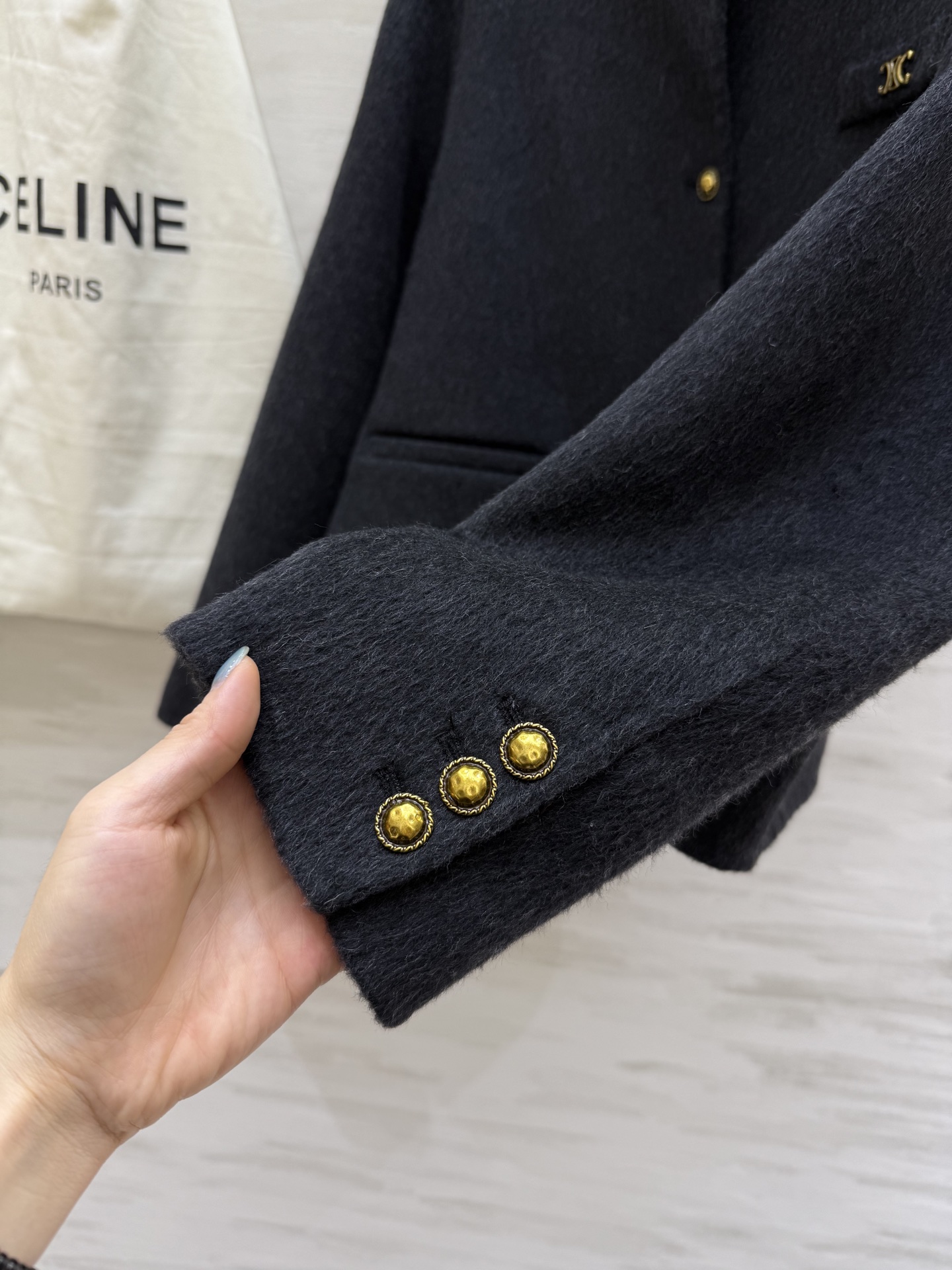 #Celin♡²⁵秋冬新款 凯旋门金扣 羊毛羊绒外套90%澳毛10%羊绒 学院风小圆领 双口袋 宽松版型