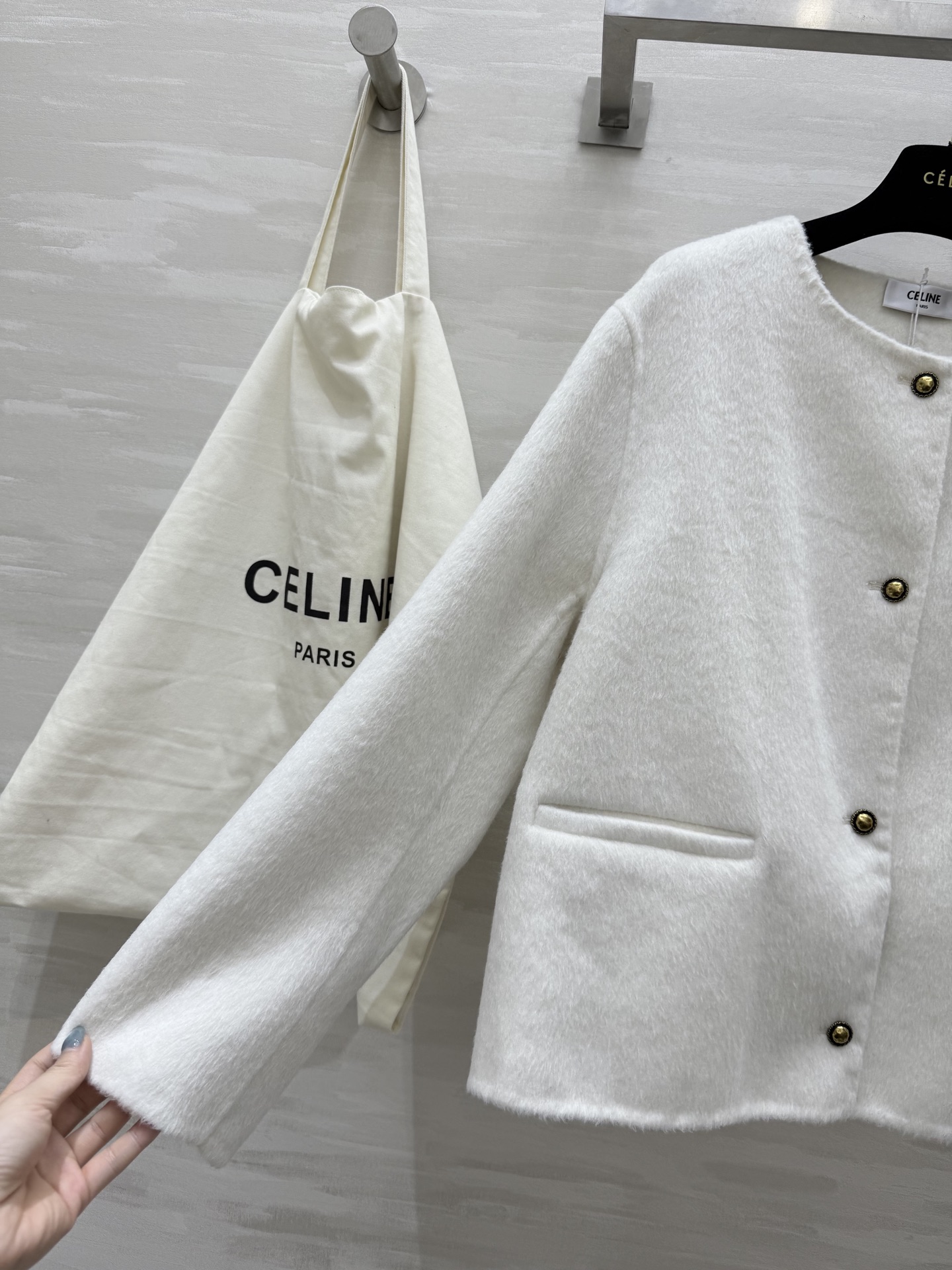 #Celin♡²⁵秋冬新款 凯旋门金扣 羊毛羊绒外套90%澳毛10%羊绒 学院风小圆领 双口袋 宽松版型