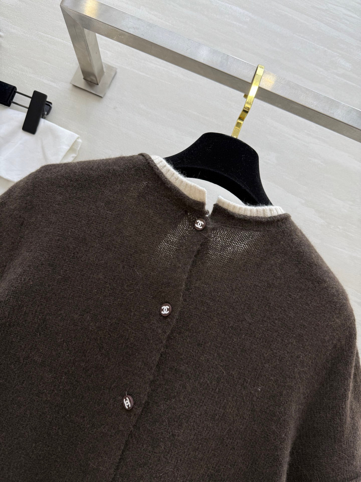 #Chane♡²⁵秋冬新款 浣熊毛绒短袖上衣 高品质 现货来 配送防尘 size：36/38/40（38