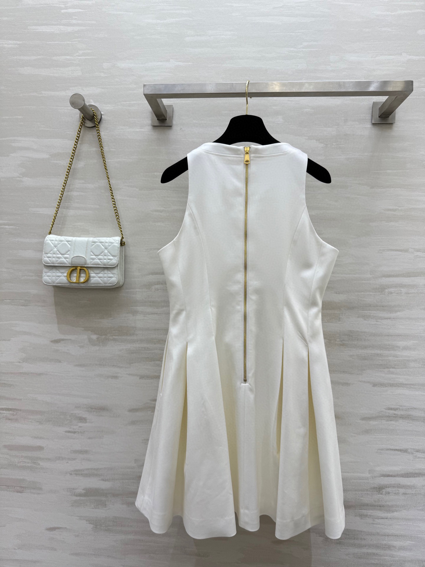 #Balmai♡²⁵ss新品 强烈推荐 甜心教主王心凌同款 徽标装饰无袖连衣裙 很显时髦感又拒绝撞款的一