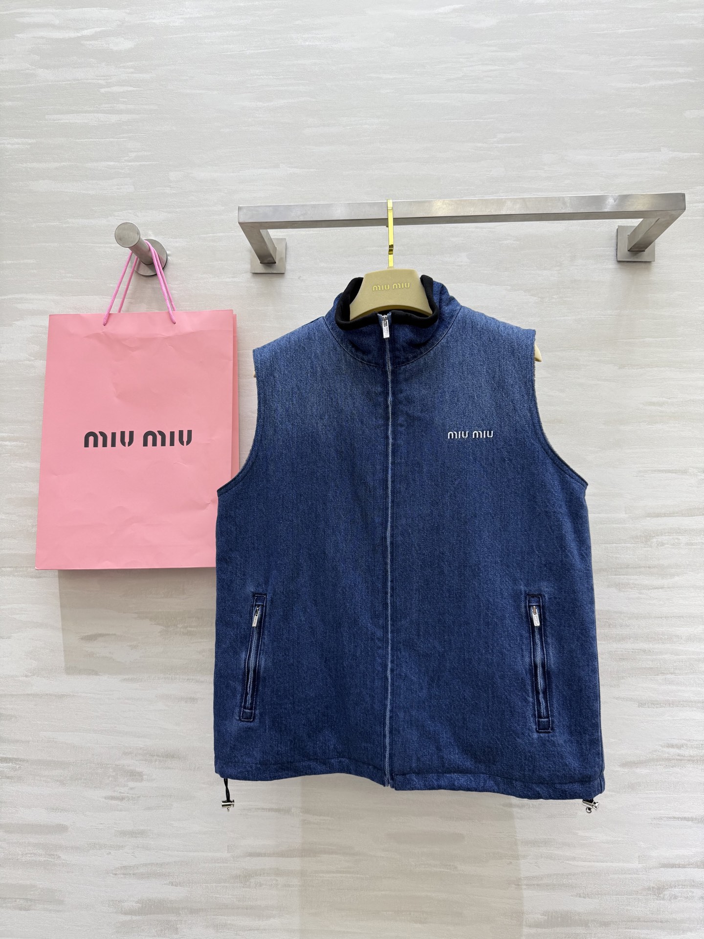 NO:535205,#Miumi autumn and winter new style warm denim vest jacket high quality customization spot first-time sizeS/M/L (size s bust 100, 60 length), miumiu, jackets & coats, alexander wang19860909#Miumi秋冬新款 保暖牛仔马甲外套 高品质定制 现货首发sizeS/M/L（s码胸围100,衣长60）,,miumiu,jackets & coats,alexander wang,Women's clothing