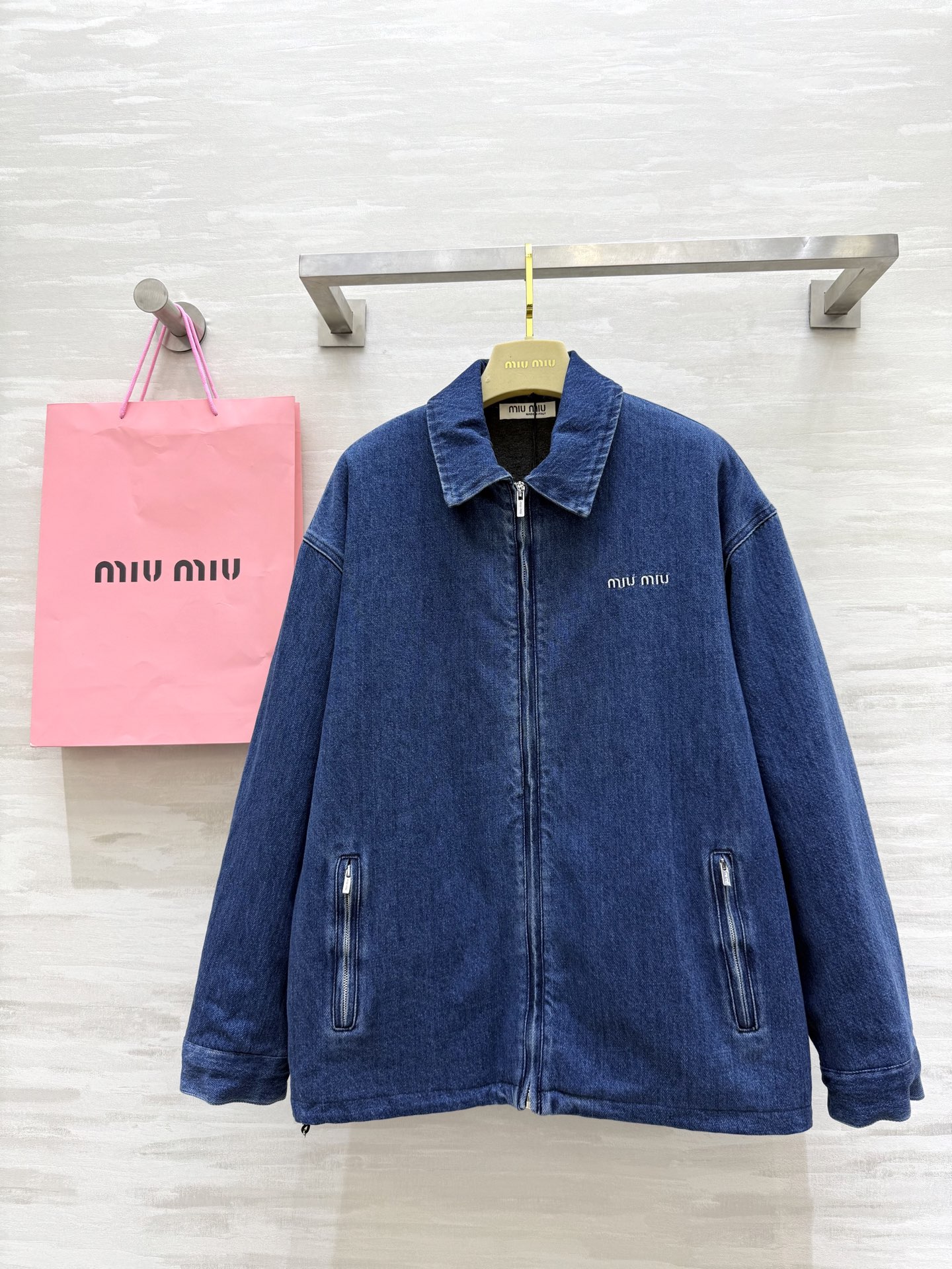 NO:535213,#Miumi autumn and winter new style warm denim jacket high quality customization spot sizeS/M/L (size s shoulder width 53, bust 112, length 64, miumiu, jackets & coats, jackets & coats, alexander wang19860909#Miumi秋冬新款 保暖牛仔夹克外套 高品质定制 现货首发sizeS/M/L（s码肩宽53,胸围112,衣长64,,miumiu,jackets & coats,jackets & coats,alexander wang,Women's clothing