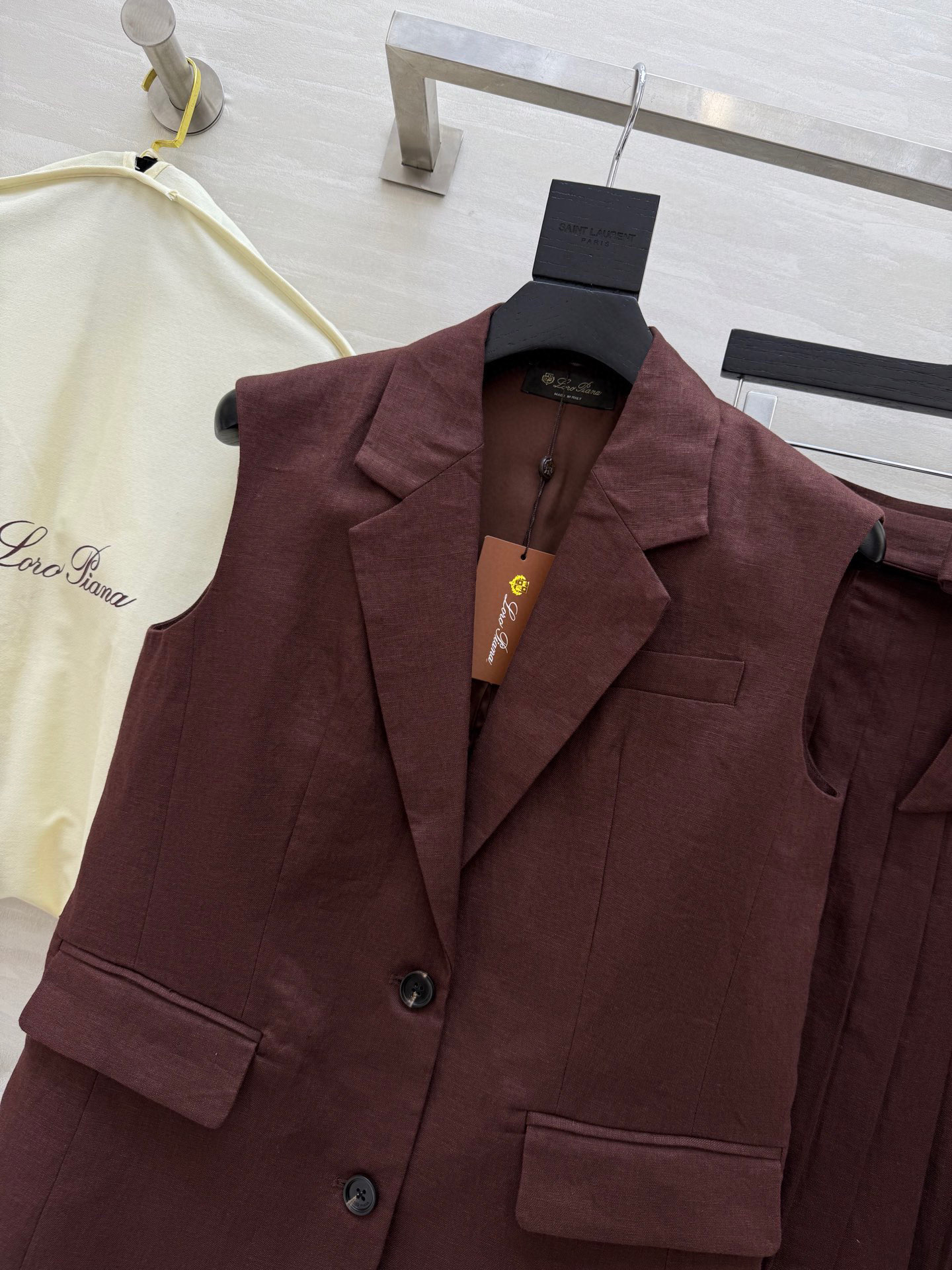 #lP🌹²⁵早秋新款亚麻系列 极简休闲老钱风 微收腰身曲线让柔美在硬朗中升华 通勤穿搭轻松驾驭 随性搭配