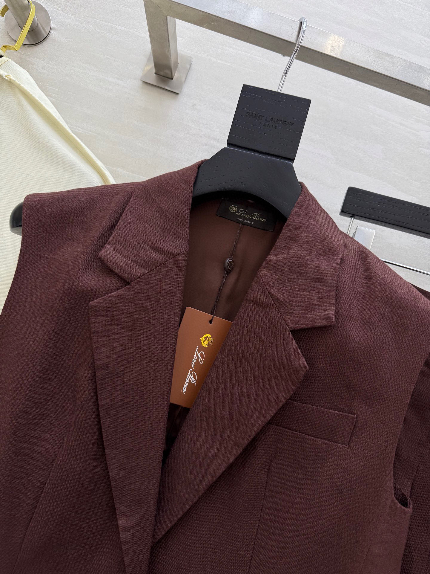 #lP🌹²⁵早秋新款亚麻系列 极简休闲老钱风 微收腰身曲线让柔美在硬朗中升华 通勤穿搭轻松驾驭 随性搭配