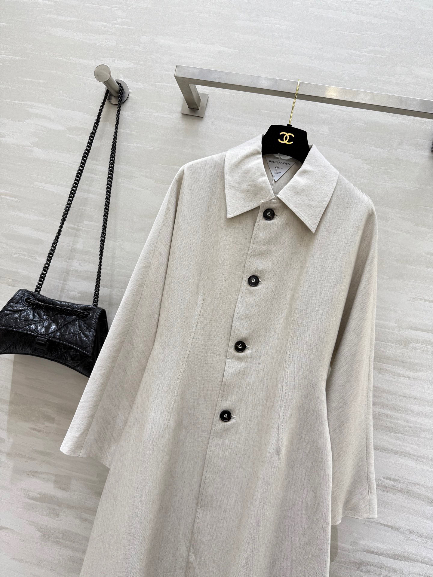 Bottega Venet♡²⁵早秋新款 亚麻风衣式连衣裙 定制100%亚麻面料 立体剪裁收腰版型 高品