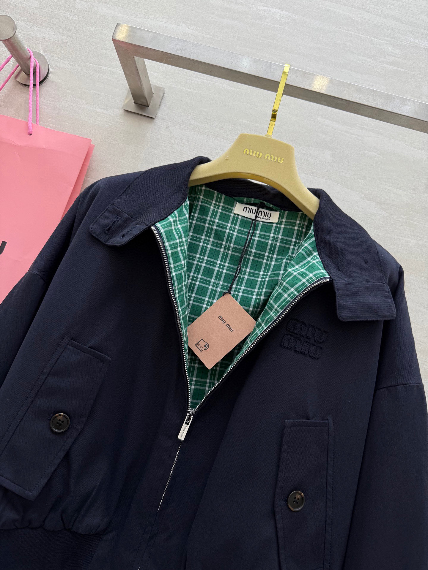 #miumi♡²⁵早秋新款 绿格里夹克外套 高品质 现货来size：S/M/L（s码胸围：114，衣长：