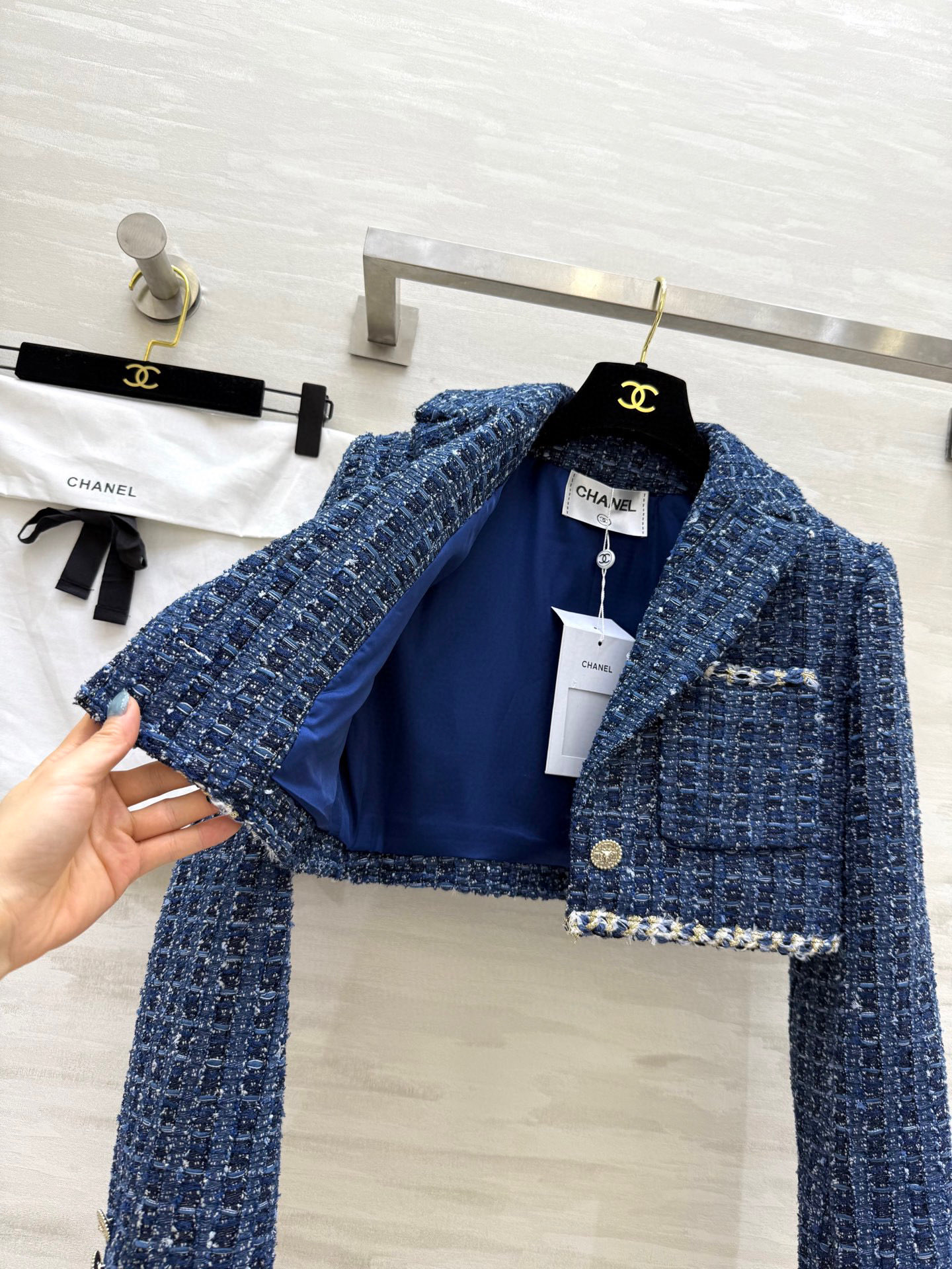 #Chane♡²⁵P 经典蓝粗花呢短款外套 原版定制面料 高品质 现货来size：36/38/40（36