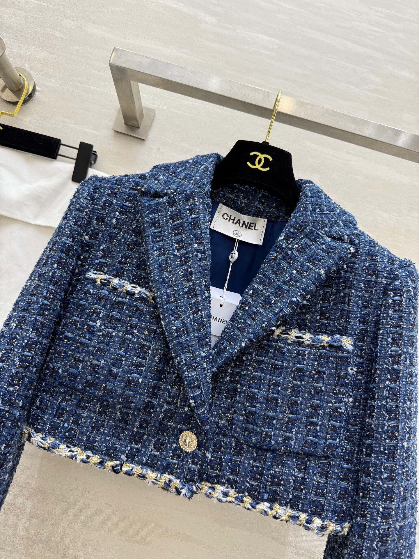 #Chane♡²⁵P 经典蓝粗花呢短款外套 原版定制面料 高品质 现货来size：36/38/40（36