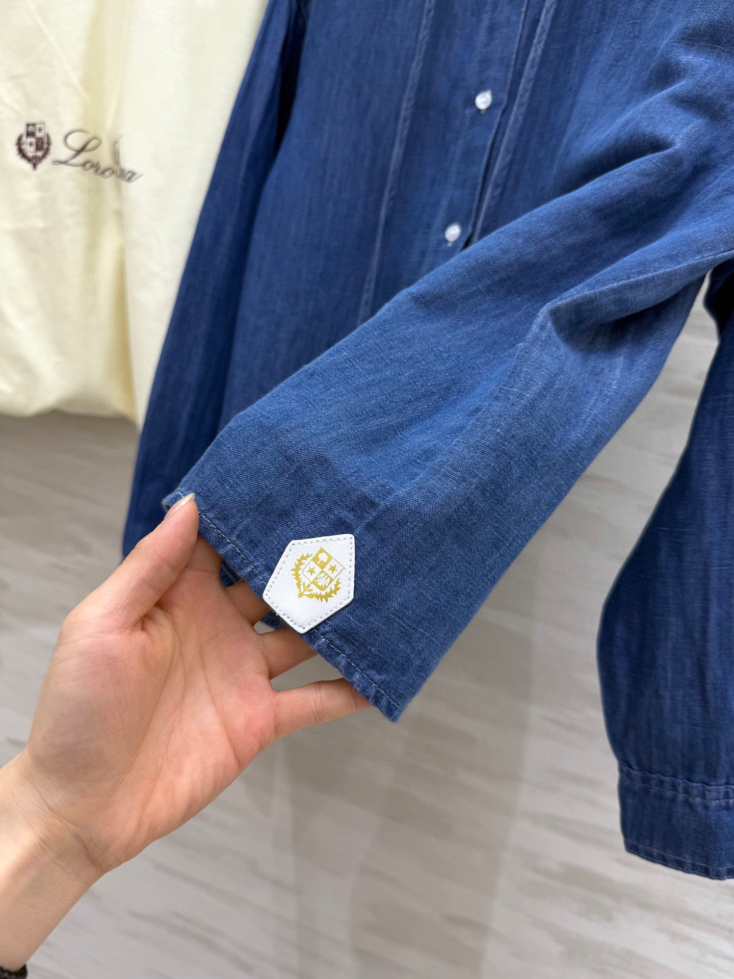 #lP🌹²⁵早秋新款 连帽牛仔外套卫衣 高品质 现货来size：S/M/L（s码胸围：104，衣长：56