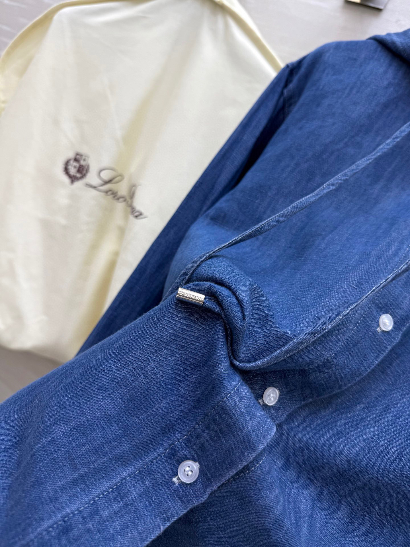 #lP🌹²⁵早秋新款 连帽牛仔外套卫衣 高品质 现货来size：S/M/L（s码胸围：104，衣长：56