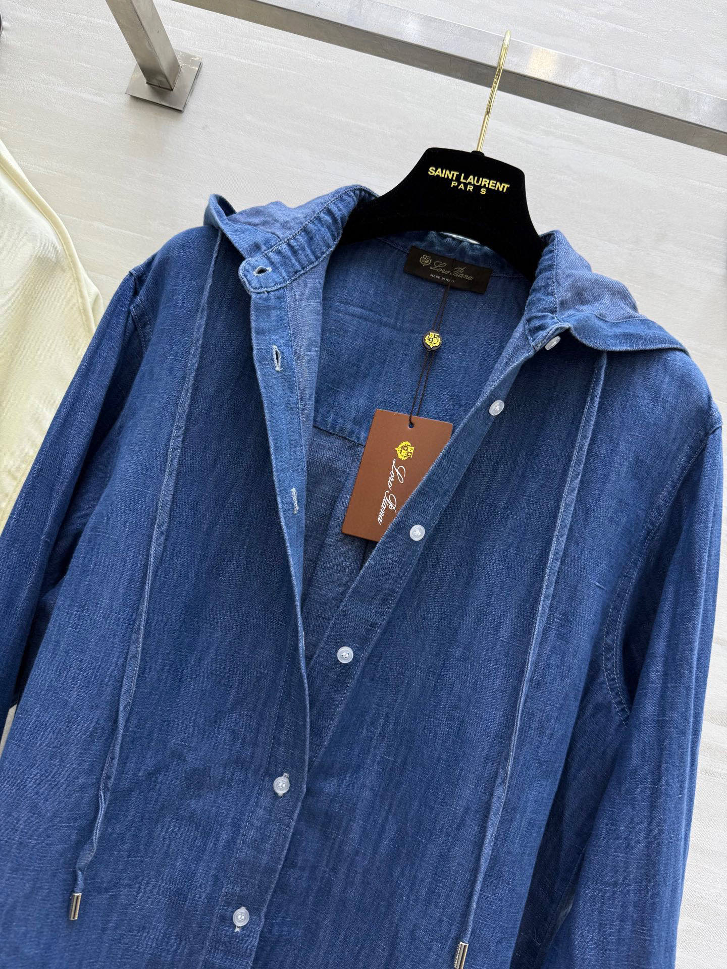 #lP🌹²⁵早秋新款 连帽牛仔外套卫衣 高品质 现货来size：S/M/L（s码胸围：104，衣长：56