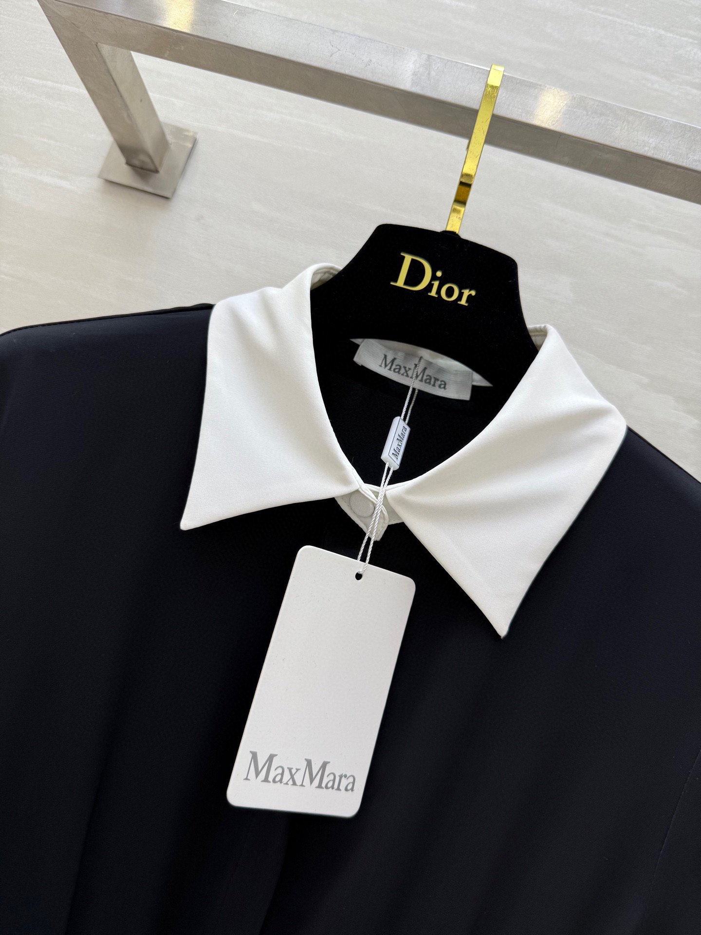 #MAXMAR♡²⁵早秋新款 赫本风 褶裥衬衣式长袖连衣裙 撞色衬衫领和袖口设计 前中开叉裙摆收腰版型上