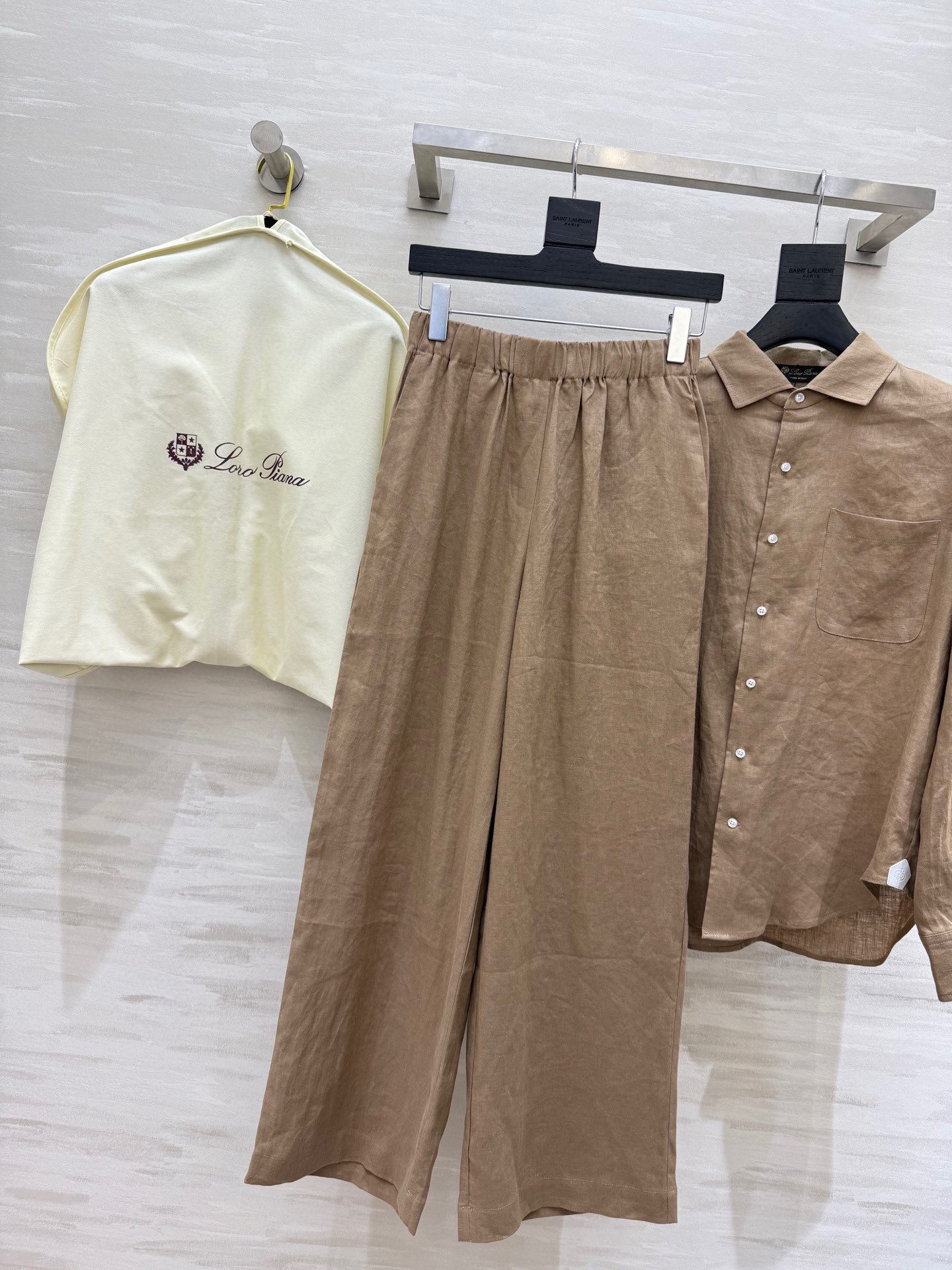 #lP🌹早秋新 棉麻系列 logo皮牌装饰宽松衬衣搭配松紧腰长裤 采用了高克重棉麻面料 质感超好 非常高