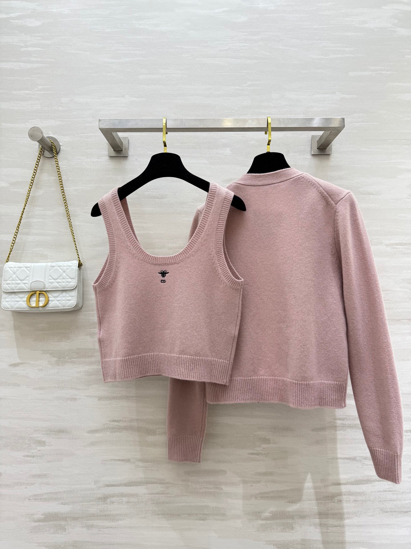 #DIO♡²⁵早秋新款 珍珠扣羊毛针织系列 进口羊毛纱线质量超赞 白富美必入 奢华高级单品 经典百搭版型