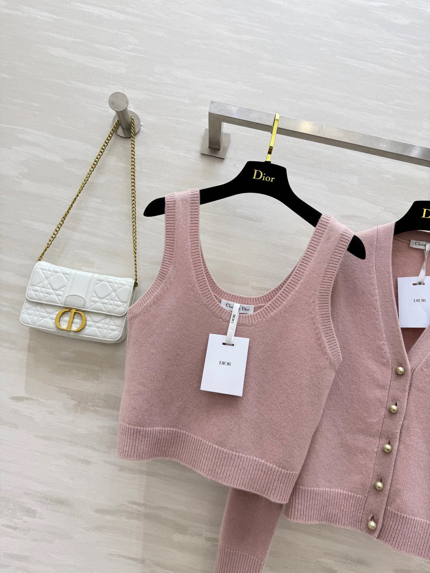 #DIO♡²⁵早秋新款 珍珠扣羊毛针织系列 进口羊毛纱线质量超赞 白富美必入 奢华高级单品 经典百搭版型