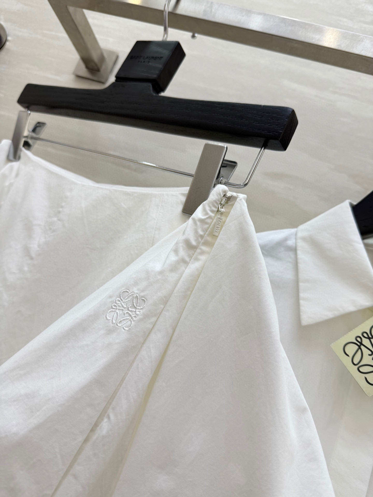 #Loew♡²⁵早秋新款 法式文艺风套装 极简风抽绳 半裙腰间垂饰搭片绑带设计大增添了几分随性与优雅 衬