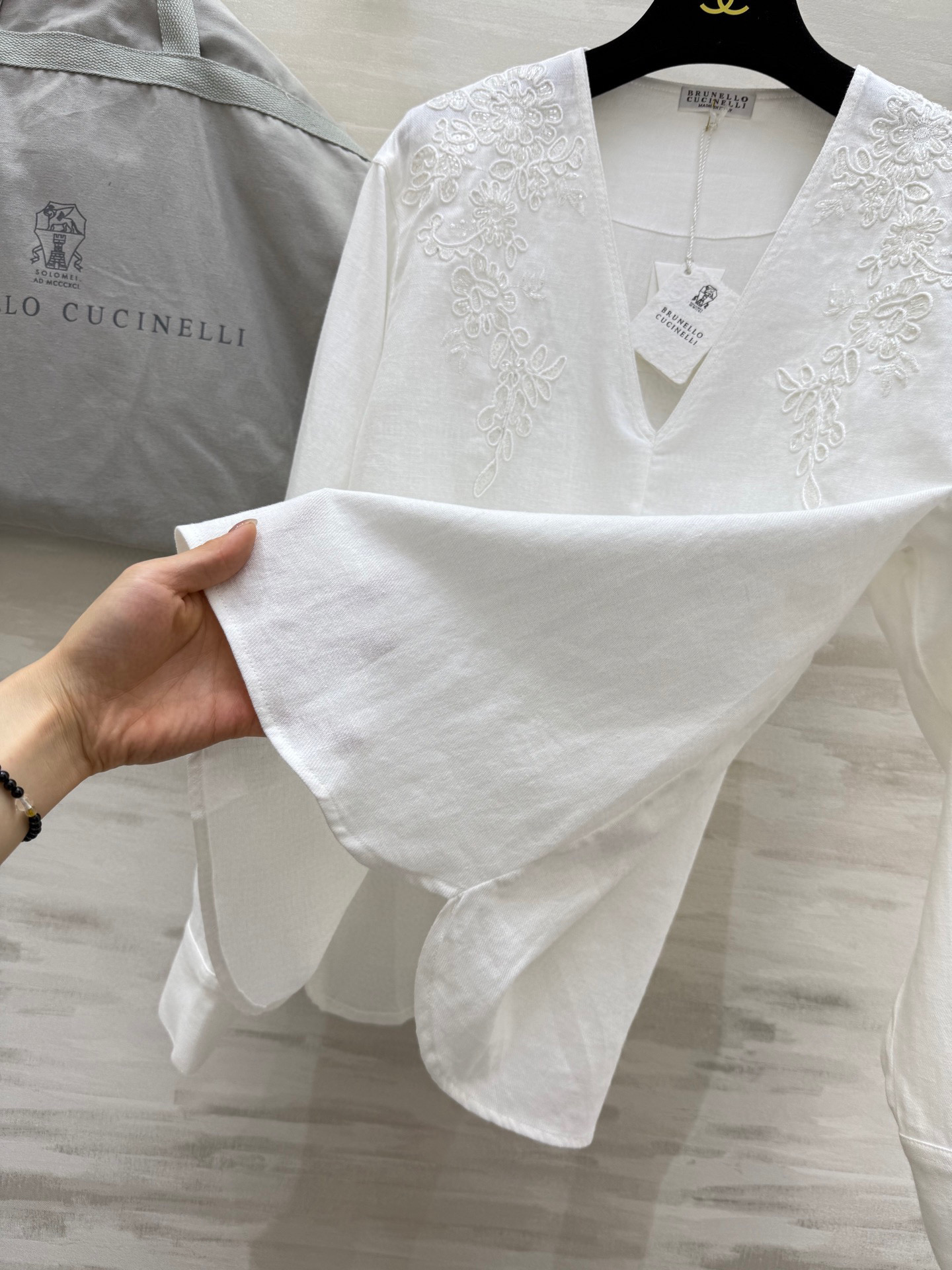 #BC²⁵新款 重磅刺绣盘花工艺亚麻上衣 肩部刺绣立体盘花工艺 日常必备款 出街凹造型老钱风穿搭 采用亚