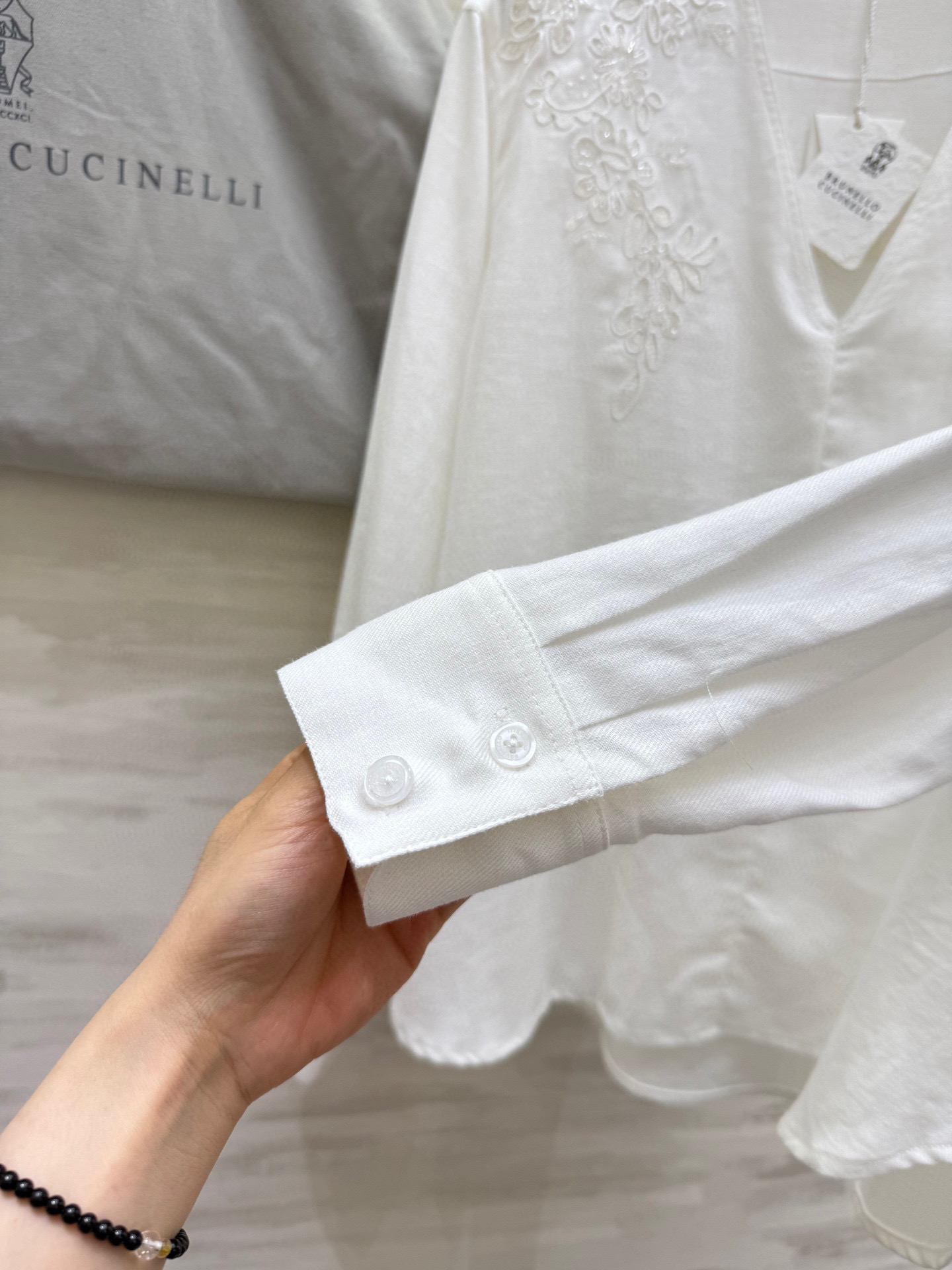 #BC²⁵新款 重磅刺绣盘花工艺亚麻上衣 肩部刺绣立体盘花工艺 日常必备款 出街凹造型老钱风穿搭 采用亚